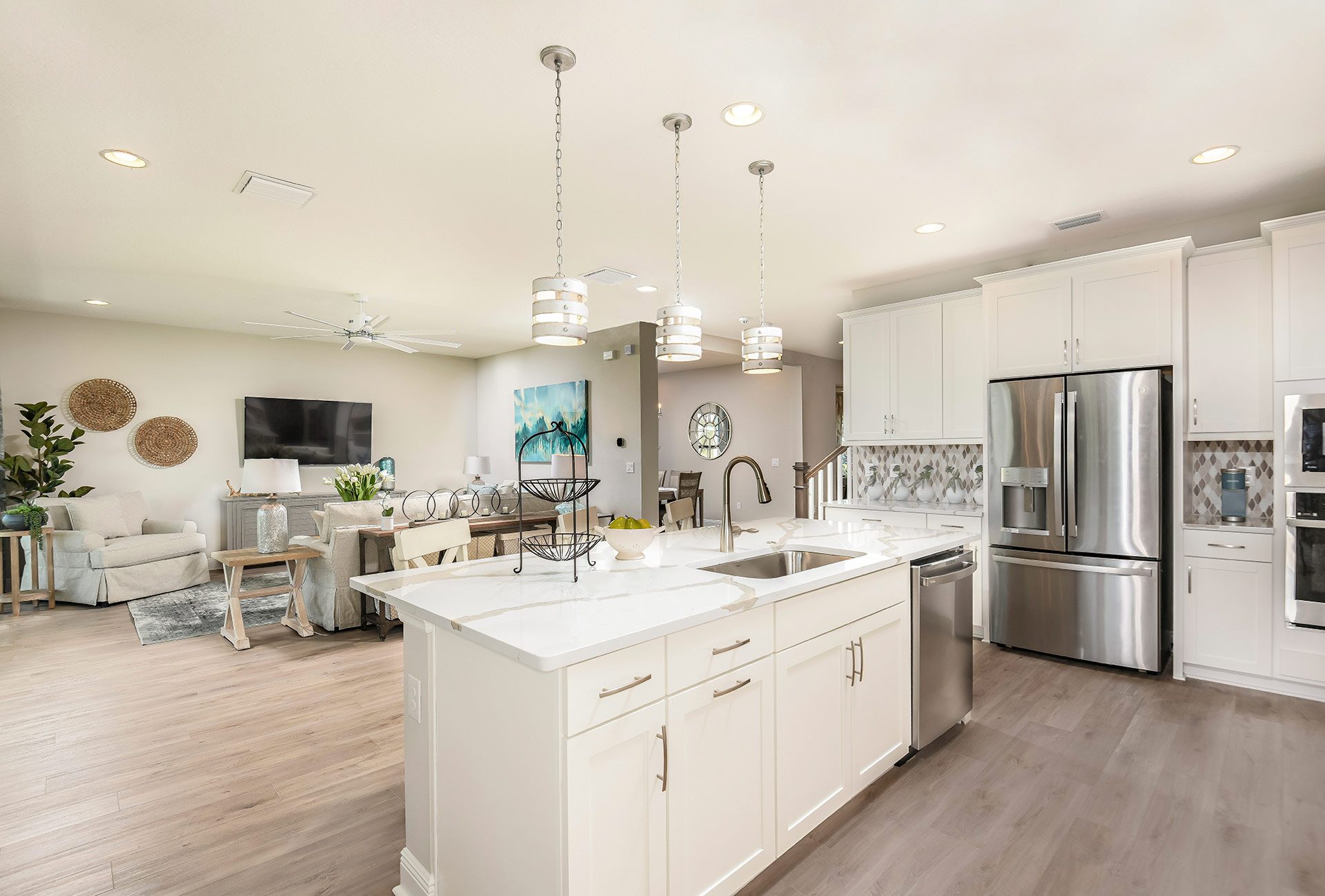 Gourmet Kitchen Overlooking Grand Room | Pelican at Hawkstone