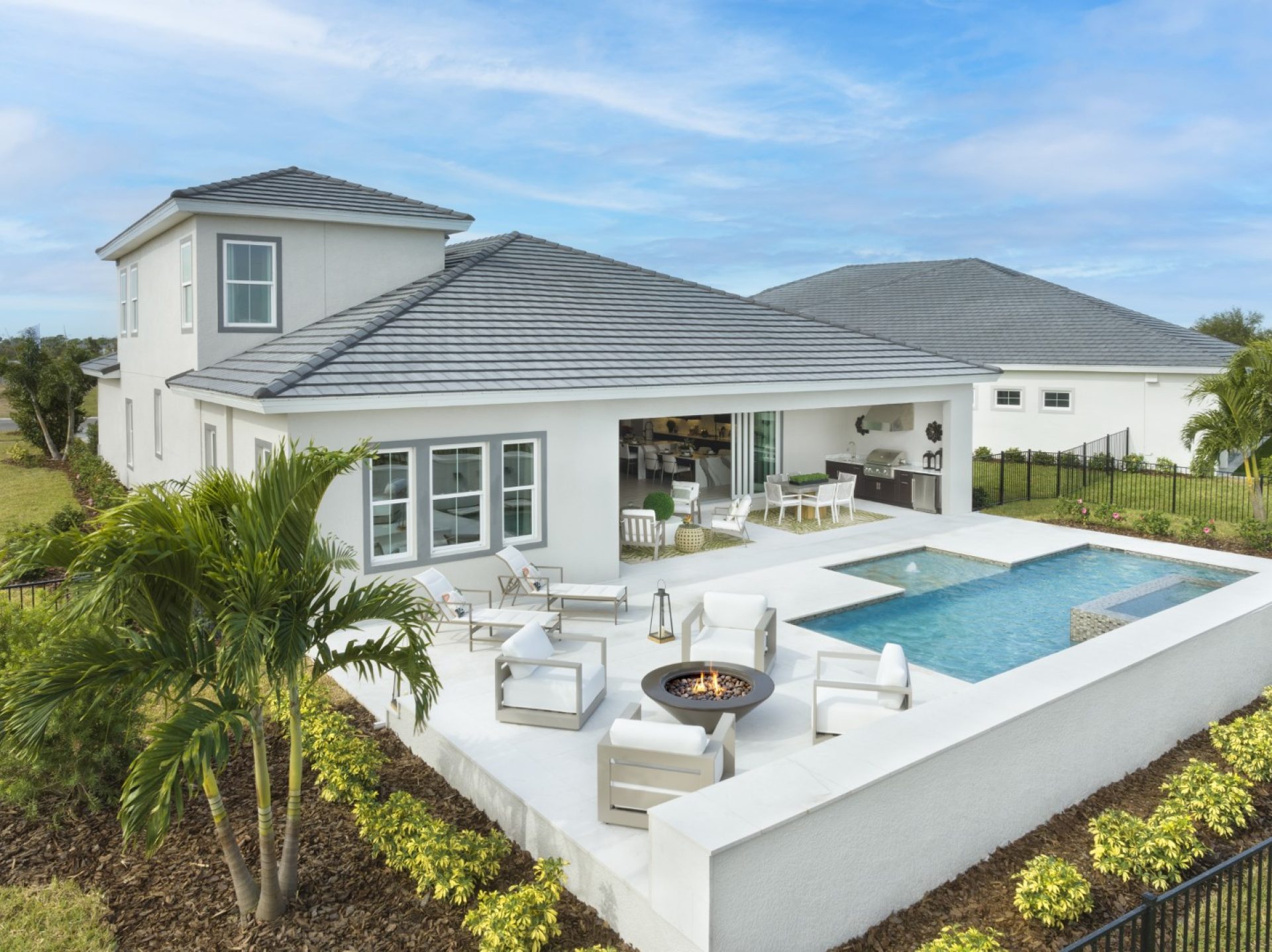 Outdoor Living  |  Biscayne II at EVERLY Wellen Park