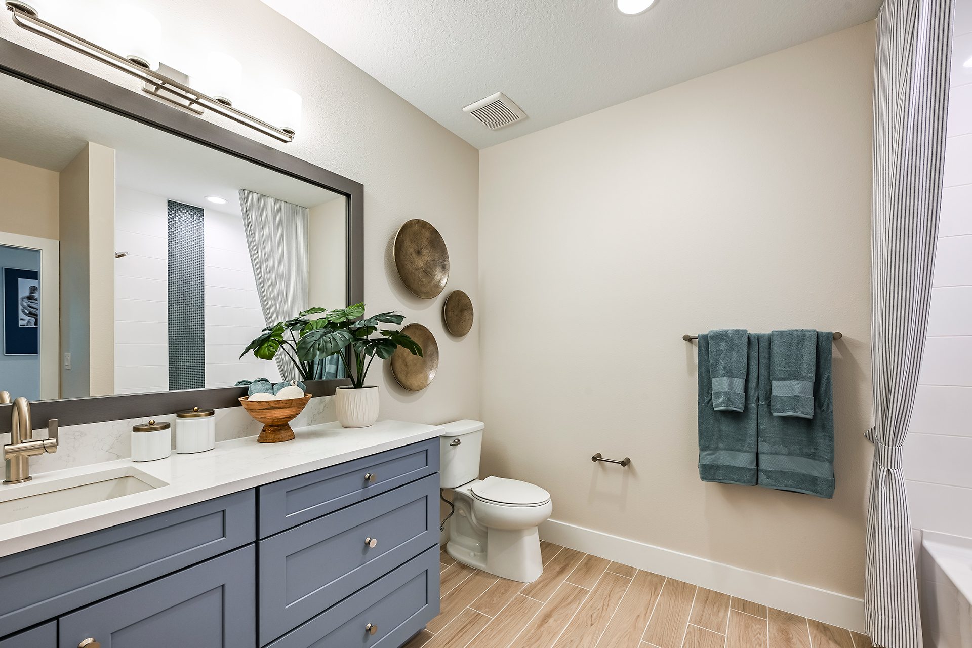 Secondary Bathroom - Key West II at Star Farms