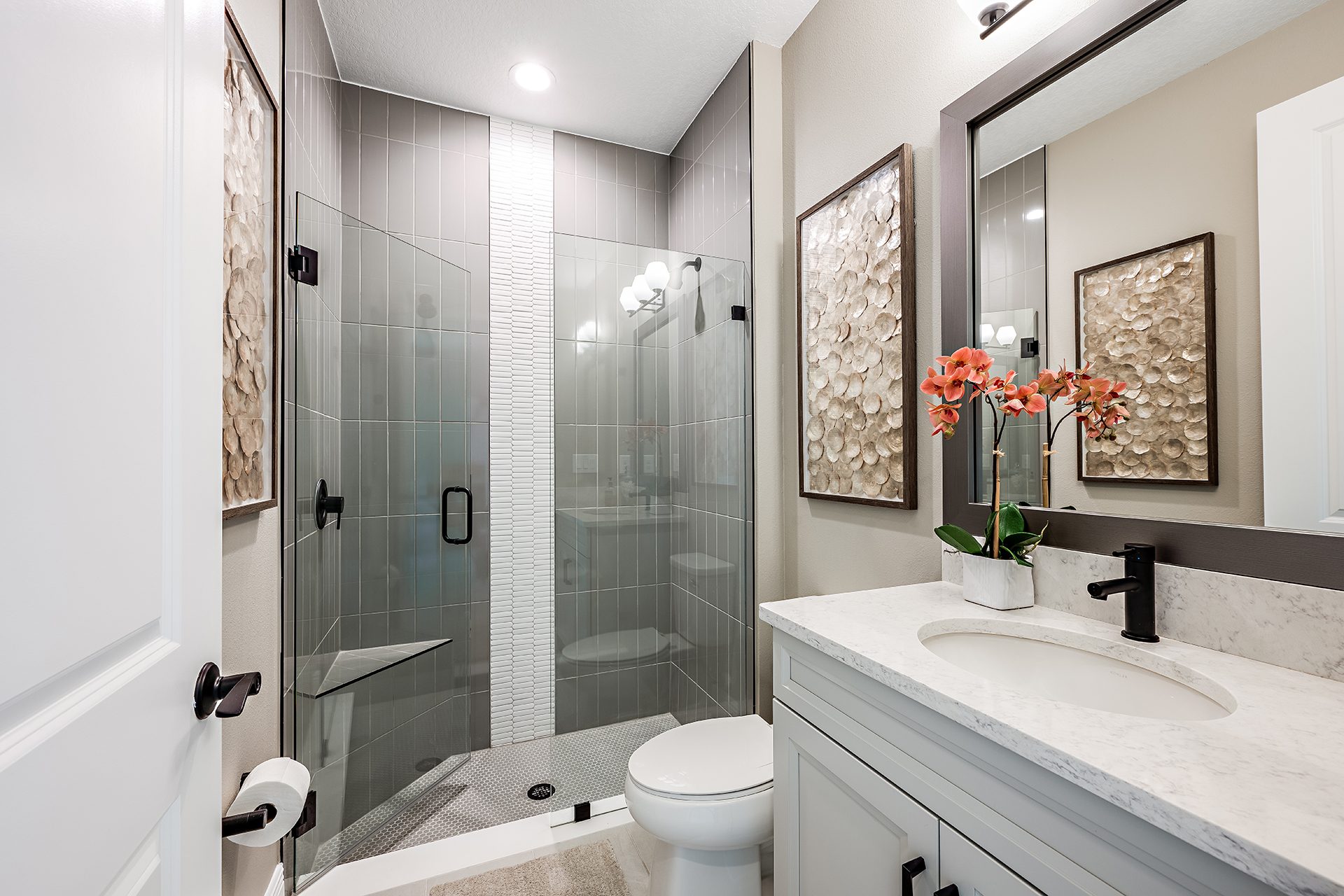 Secondary Bathroom - Pelican at Star Farms