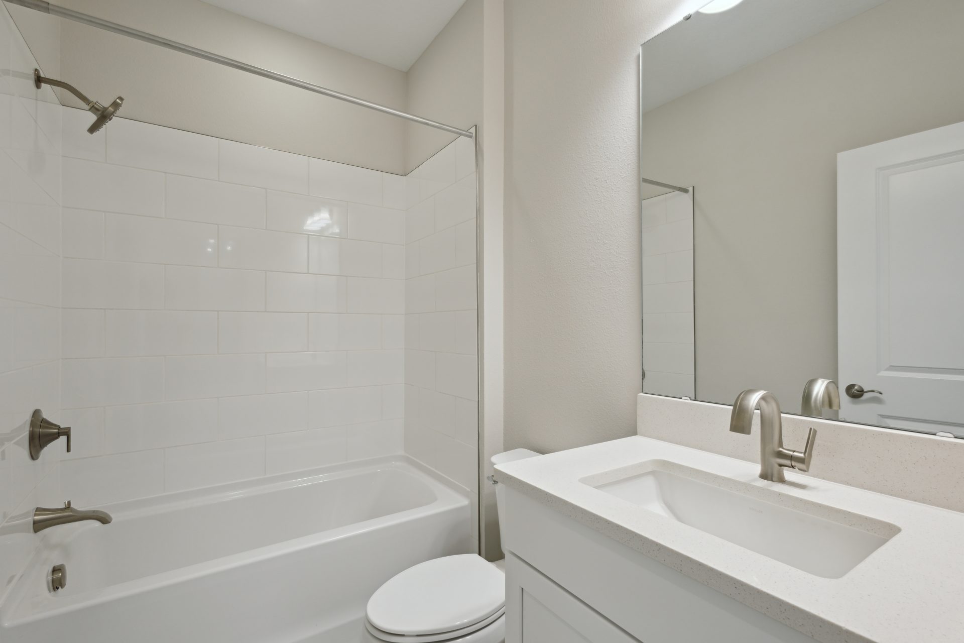 Upstairs Bathroom - 17555 Glistening Court