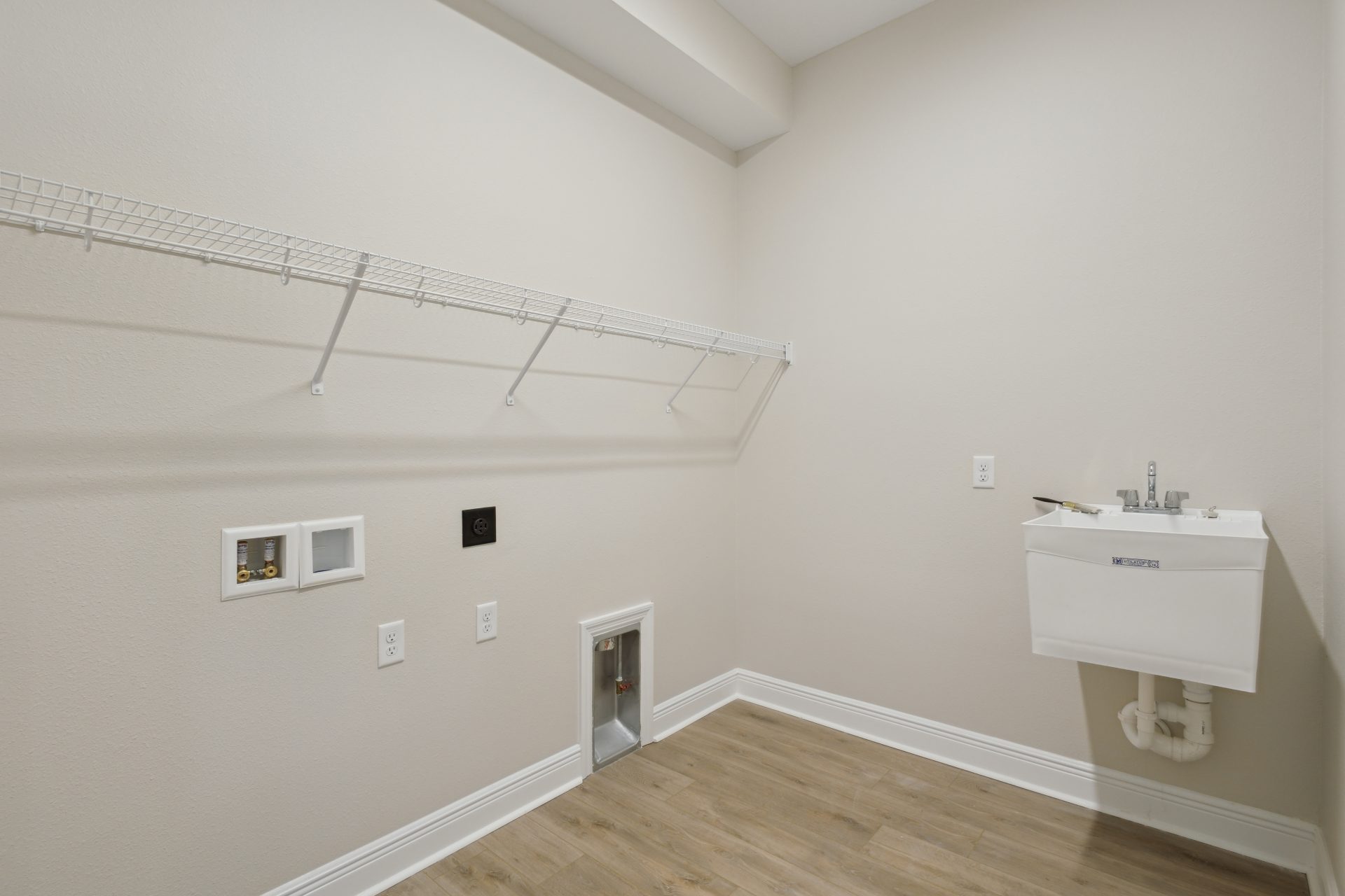 Laundry Room - 17555 Glistening Court