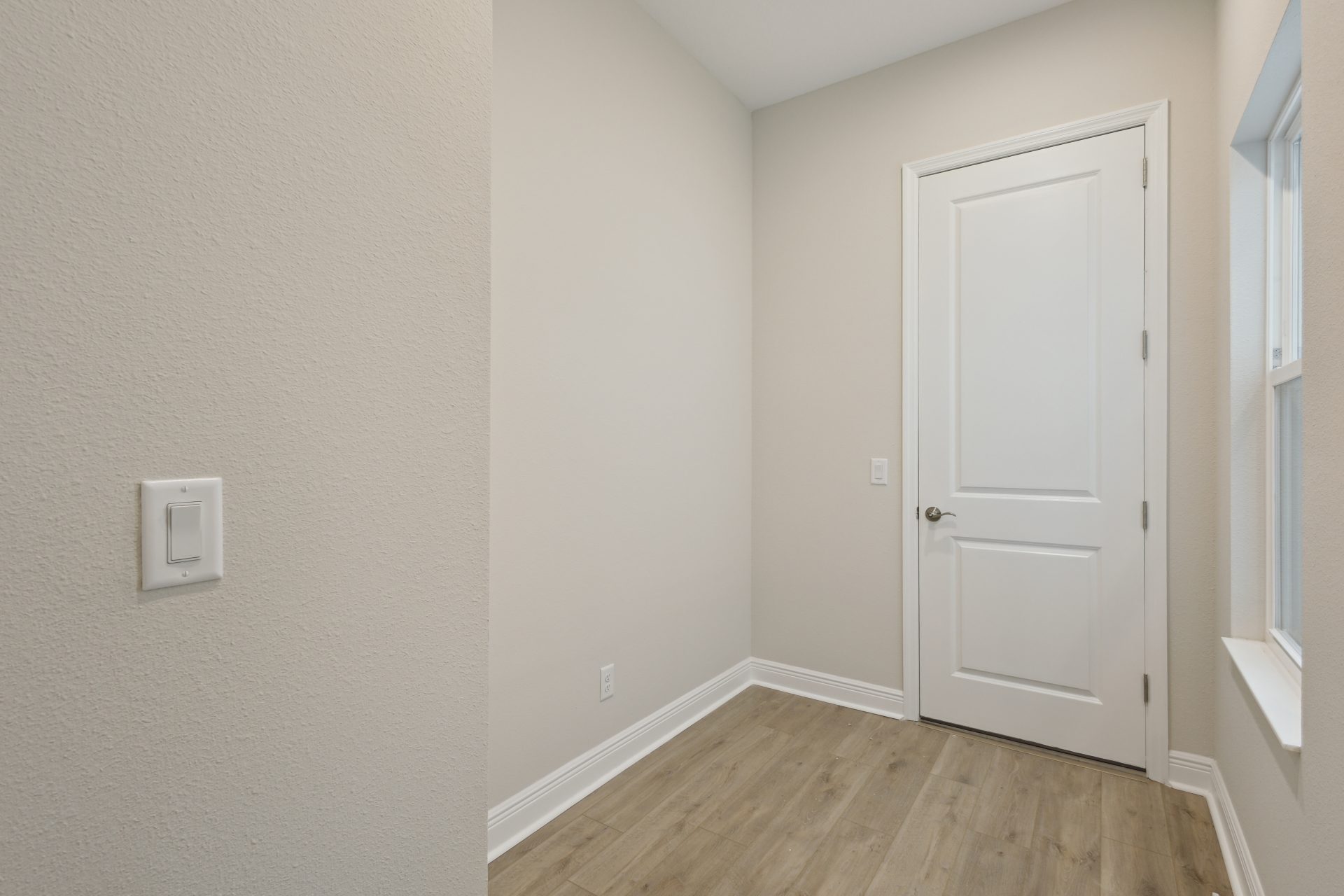 Entry - 17555 Glistening Court