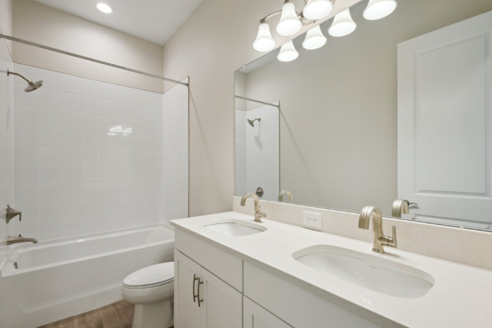 12829 Daleridge Pl - Secondary Bathroom