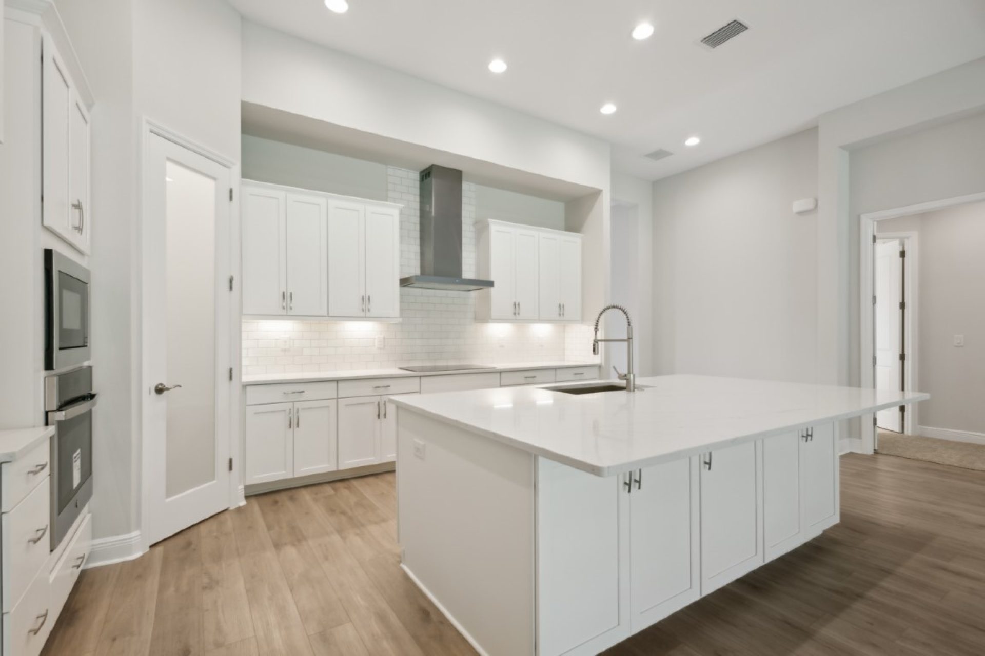 12829 Daleridge Pl - Gourmet Kitchen