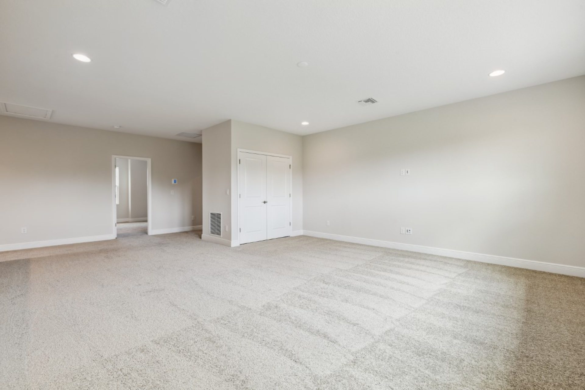 8822 Eastwyck Dr - Bonus Room