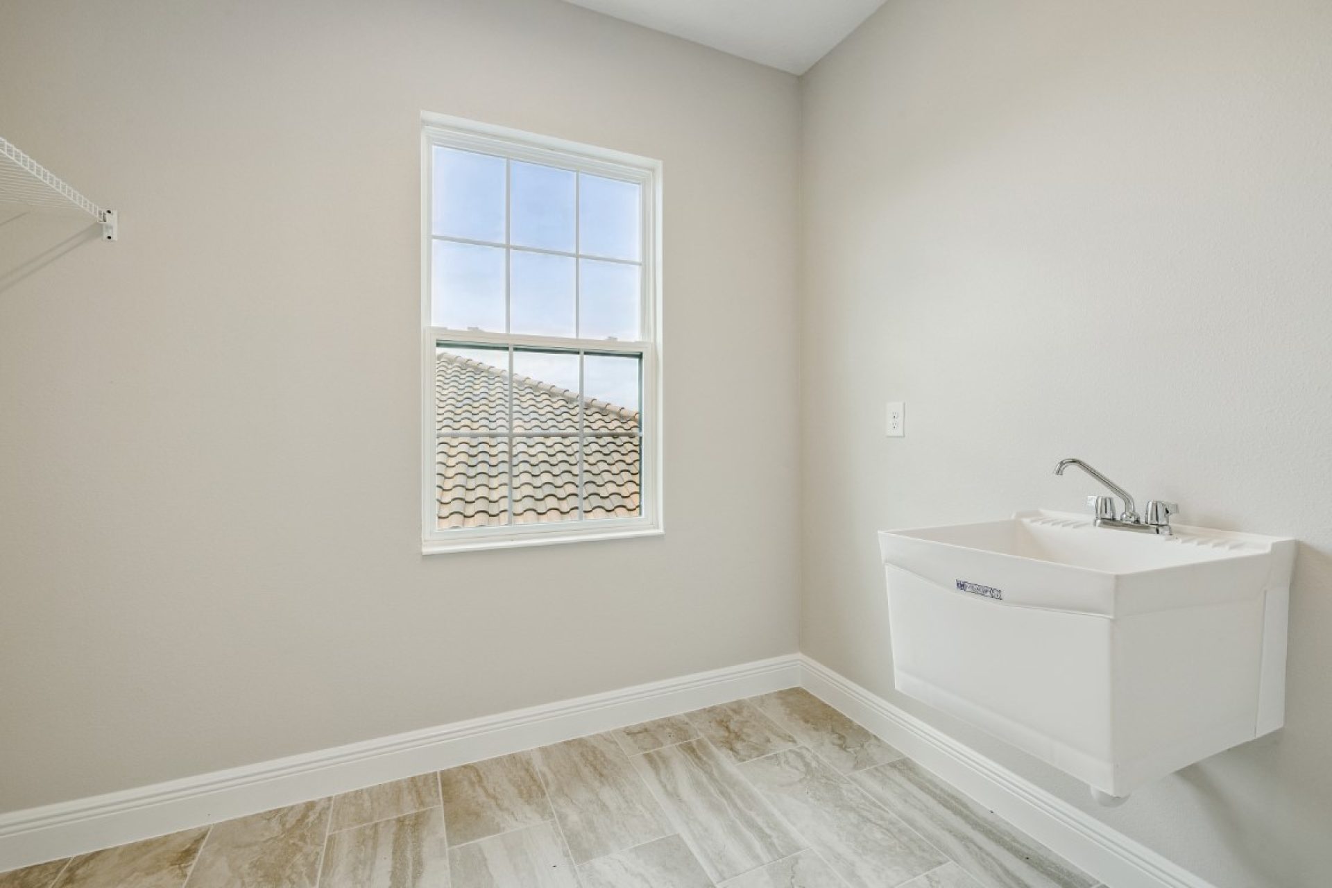 8822 Eastwyck Dr - Laundry Room