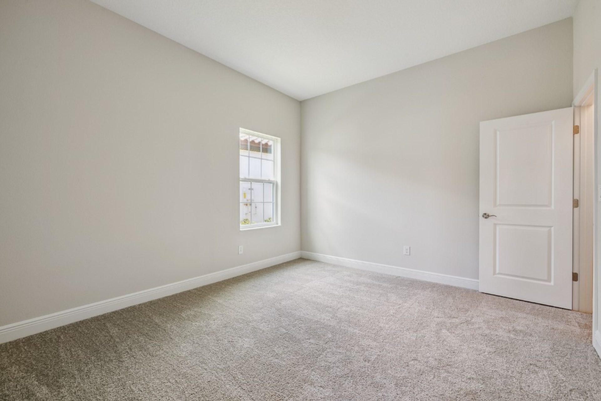 8822 Eastwyck Dr - Downstairs Bedroom