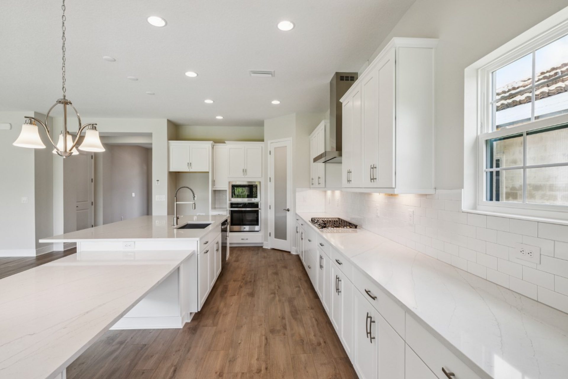 8822 Eastwyck Dr - Gourmet Kitchen