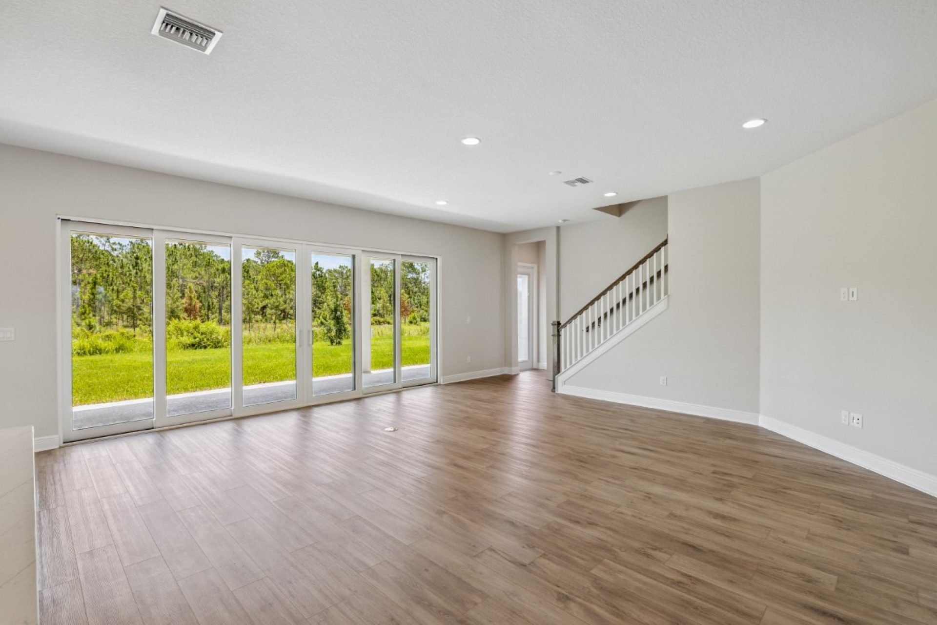 8822 Eastwyck Dr - Grand Room