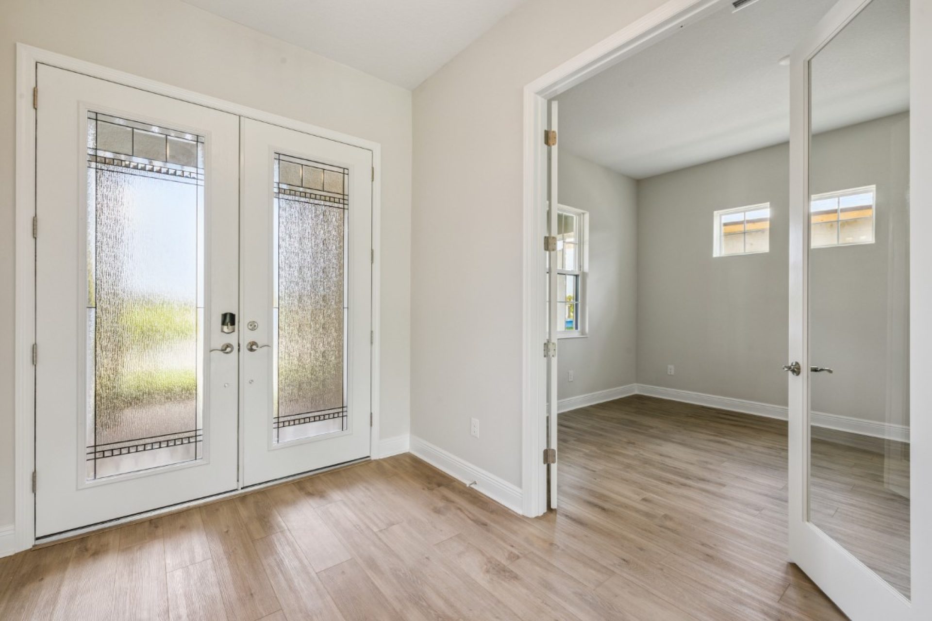 8822 Eastwyck Dr - Foyer