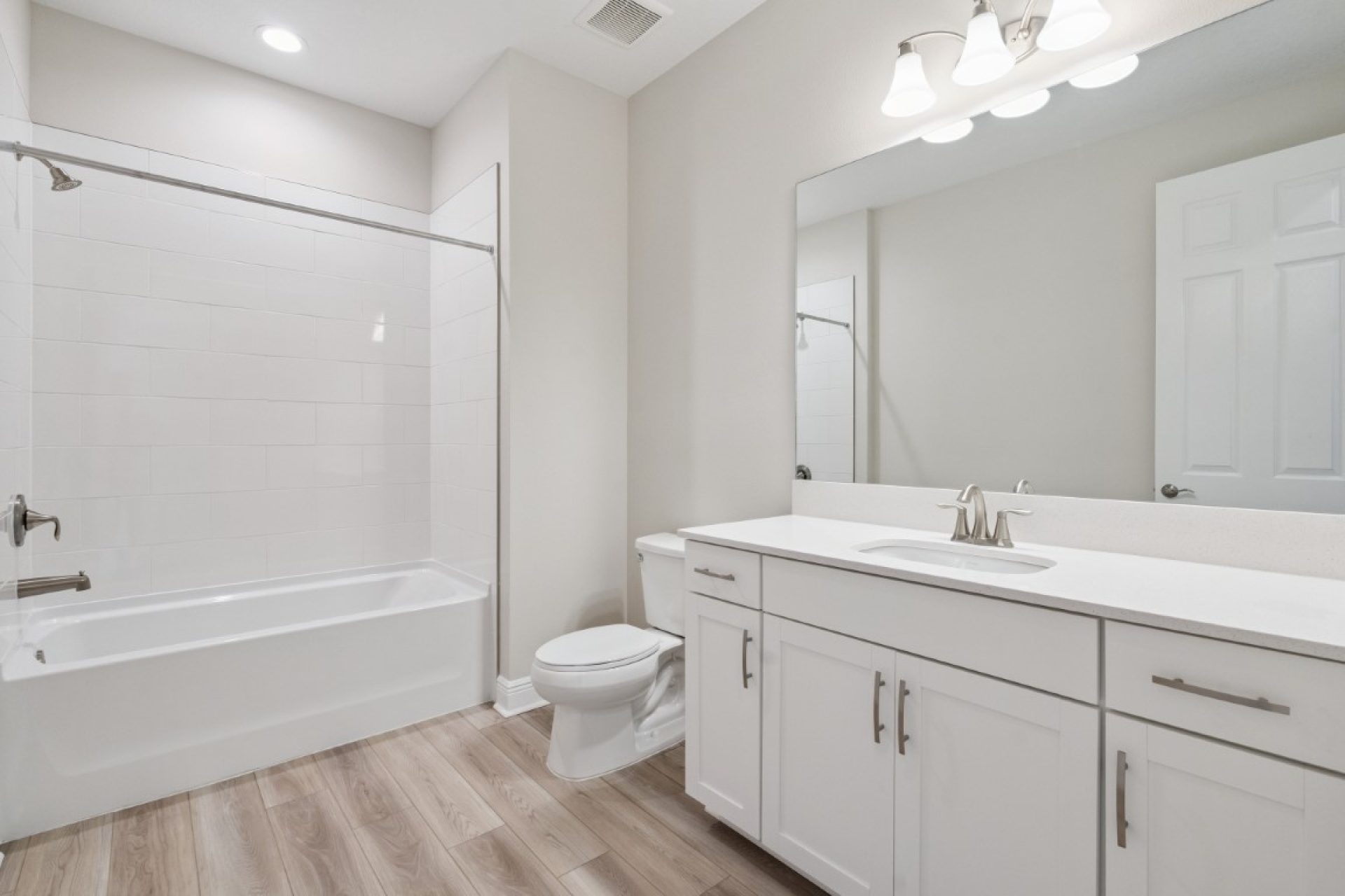 5286 Wolf Crk Dr Apollo Beach FL - Secondary Bathroom