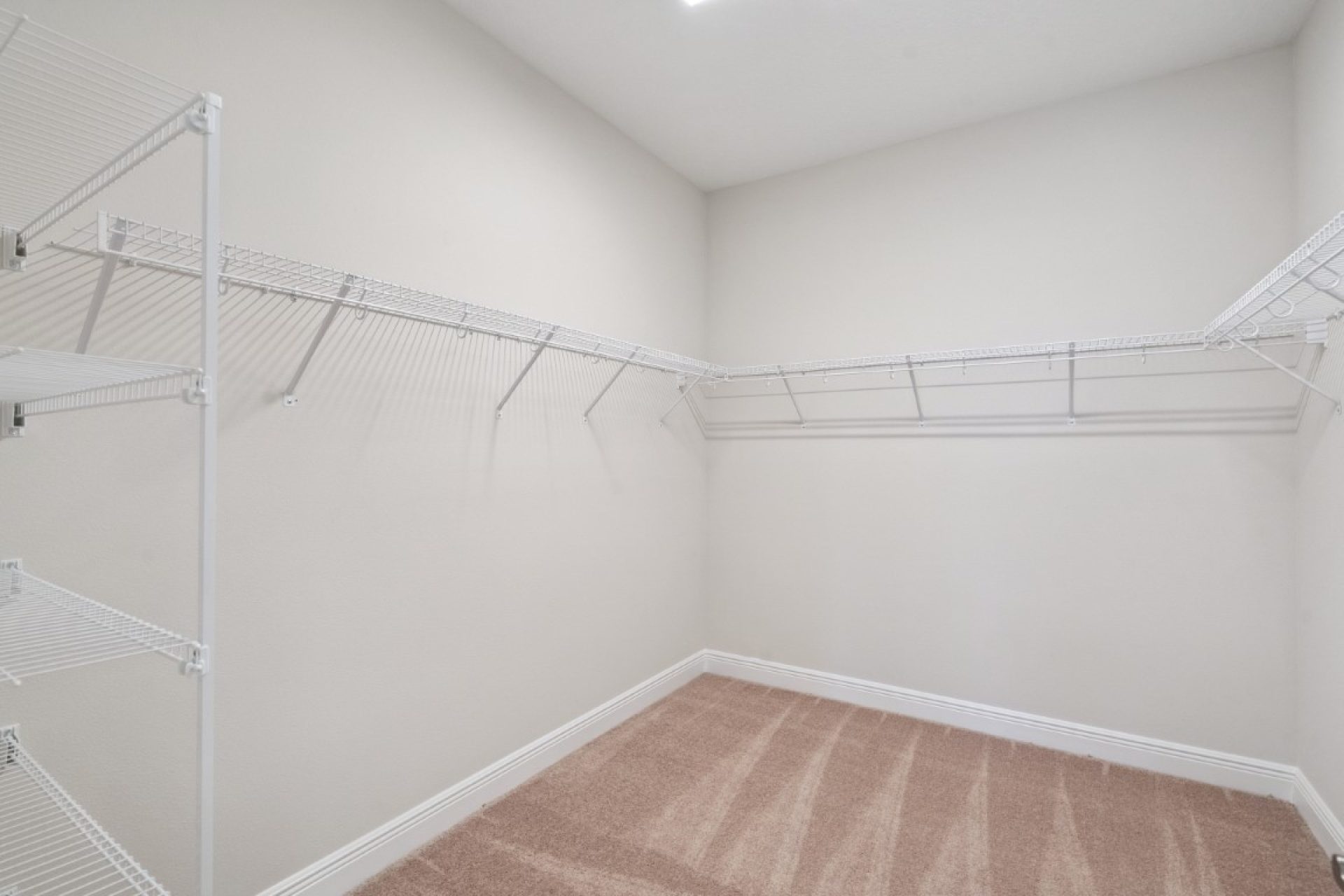 5286 Wolf Crk Dr Apollo Beach FL - Owner's Retreat Walk In Closet