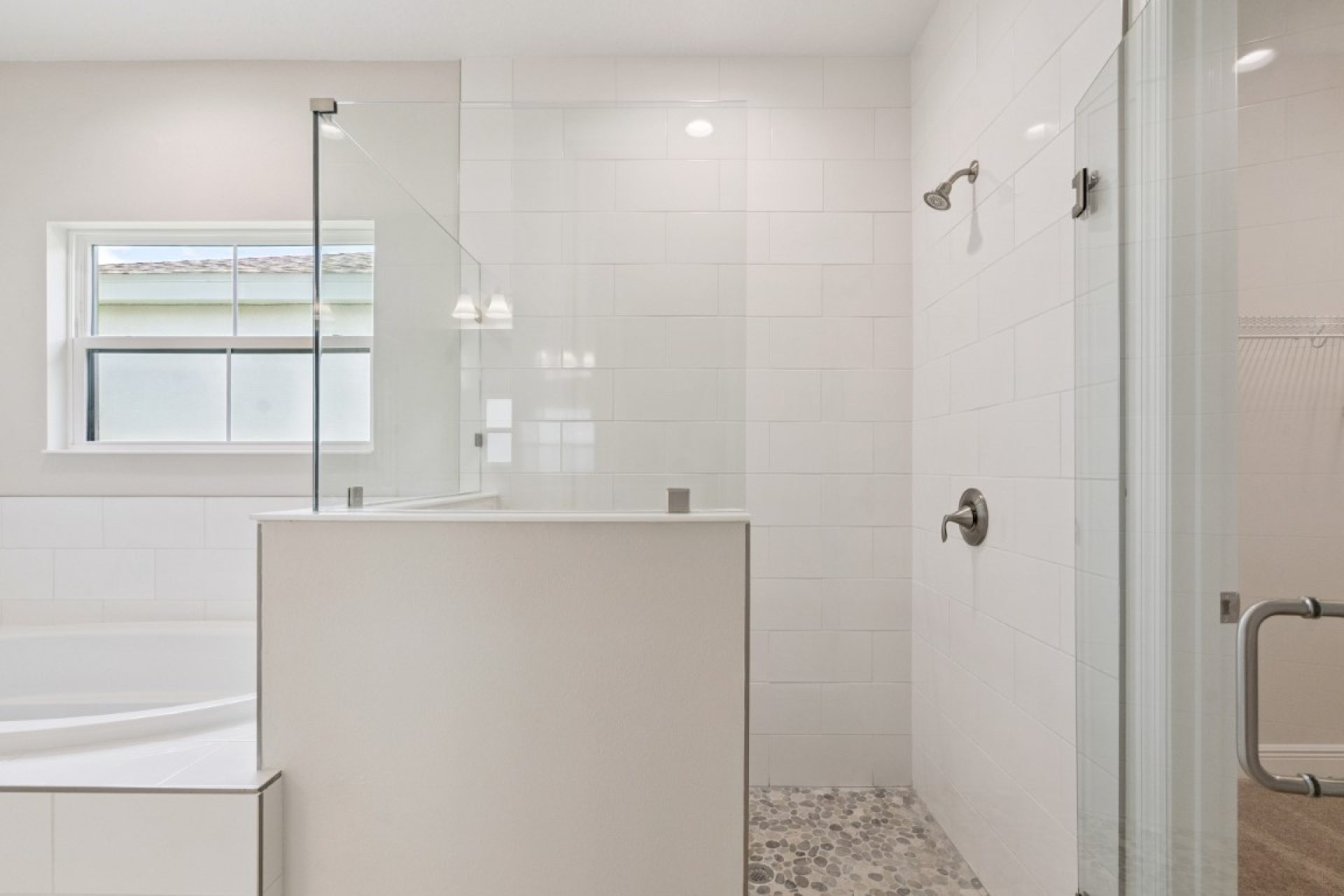 5286 Wolf Crk Dr Apollo Beach FL - Owner's Retreat Bathroom