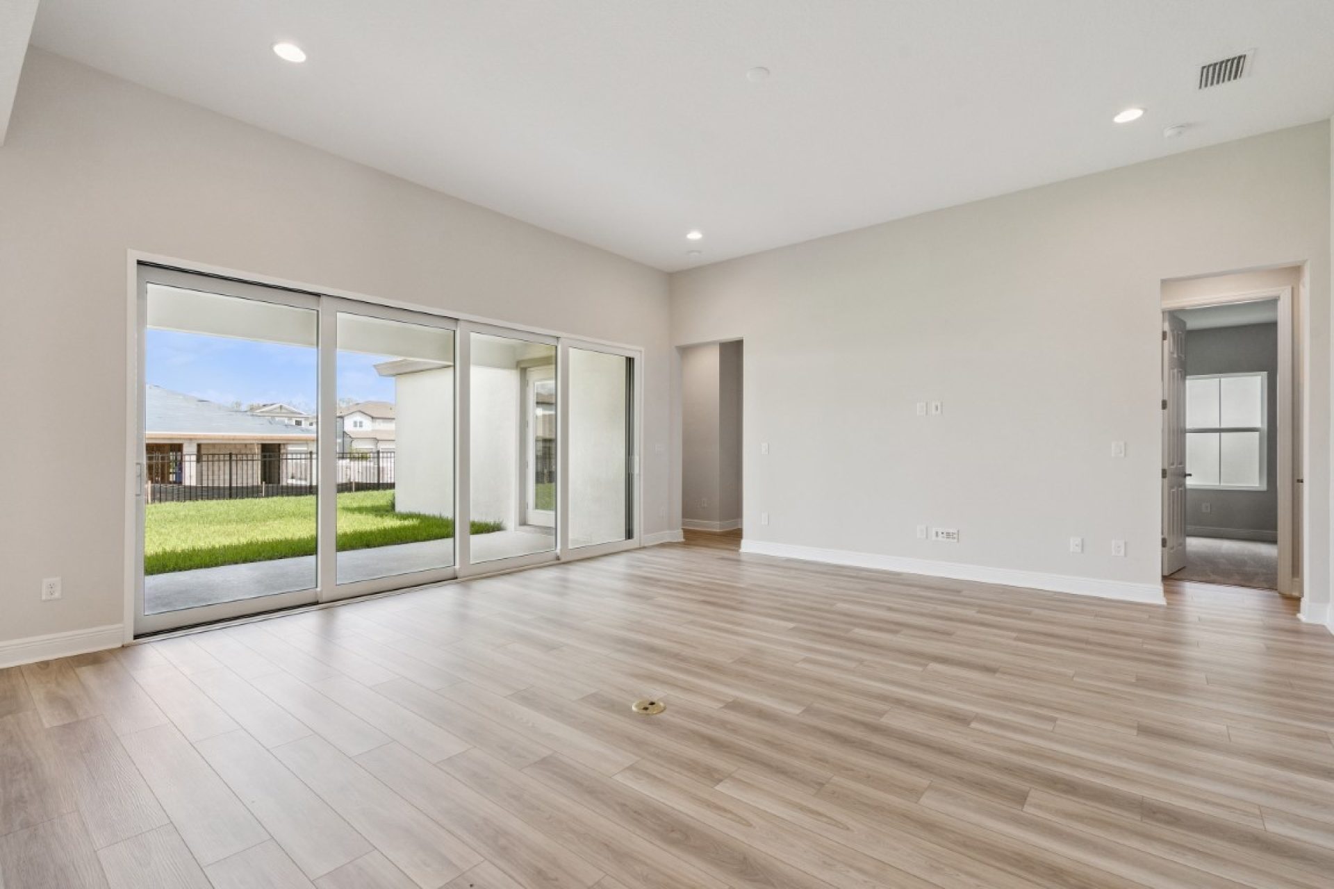 5286 Wolf Crk Dr Apollo Beach FL - Grand Room