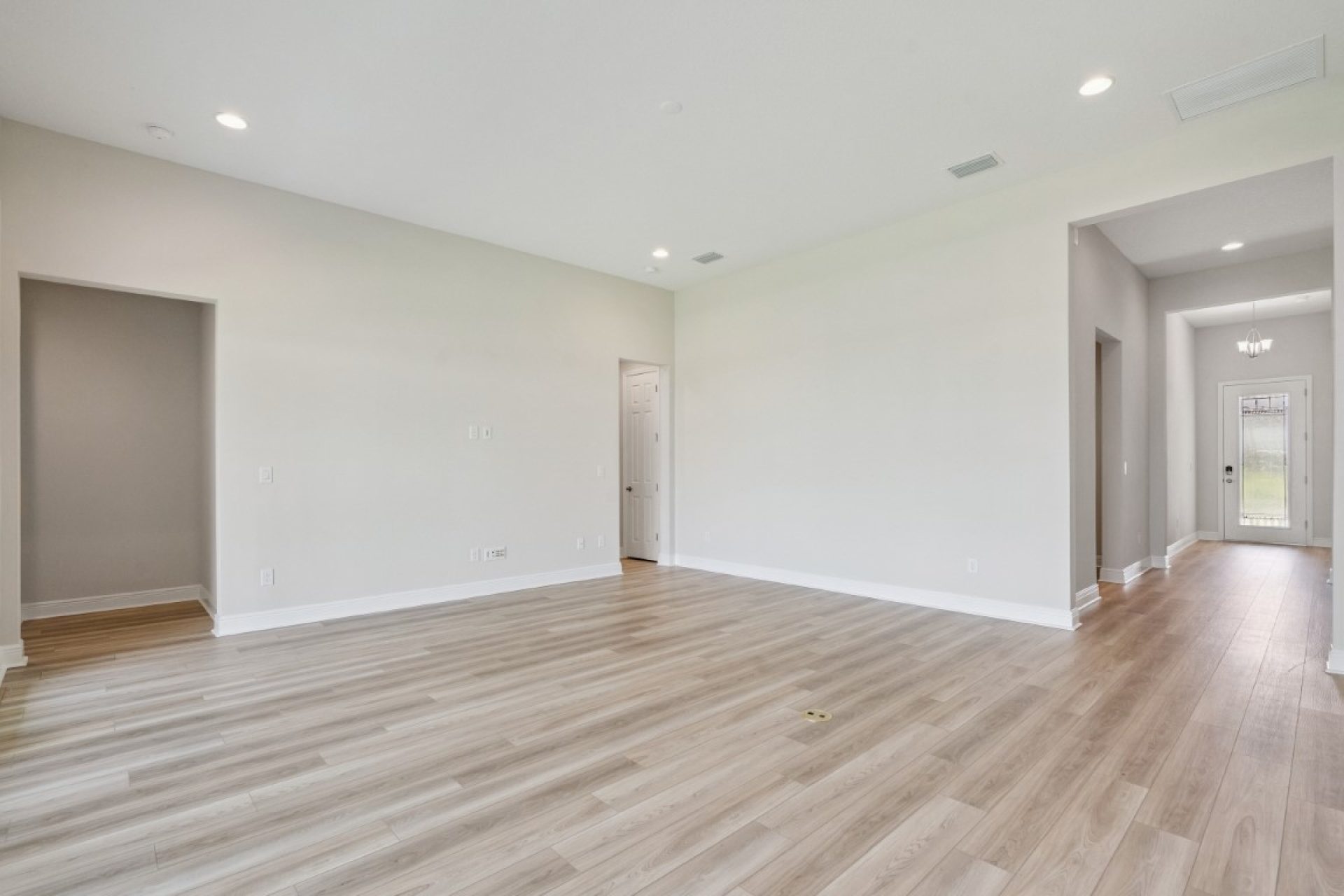5286 Wolf Crk Dr Apollo Beach FL - Grand Room
