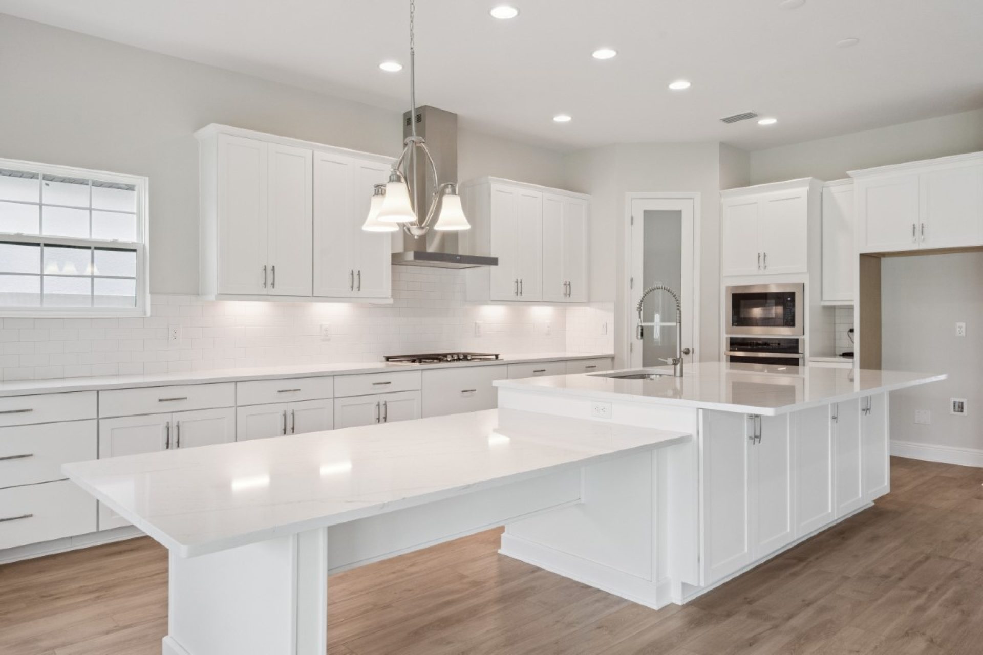 13106 Homestead Ln - Gourmet Kitchen
