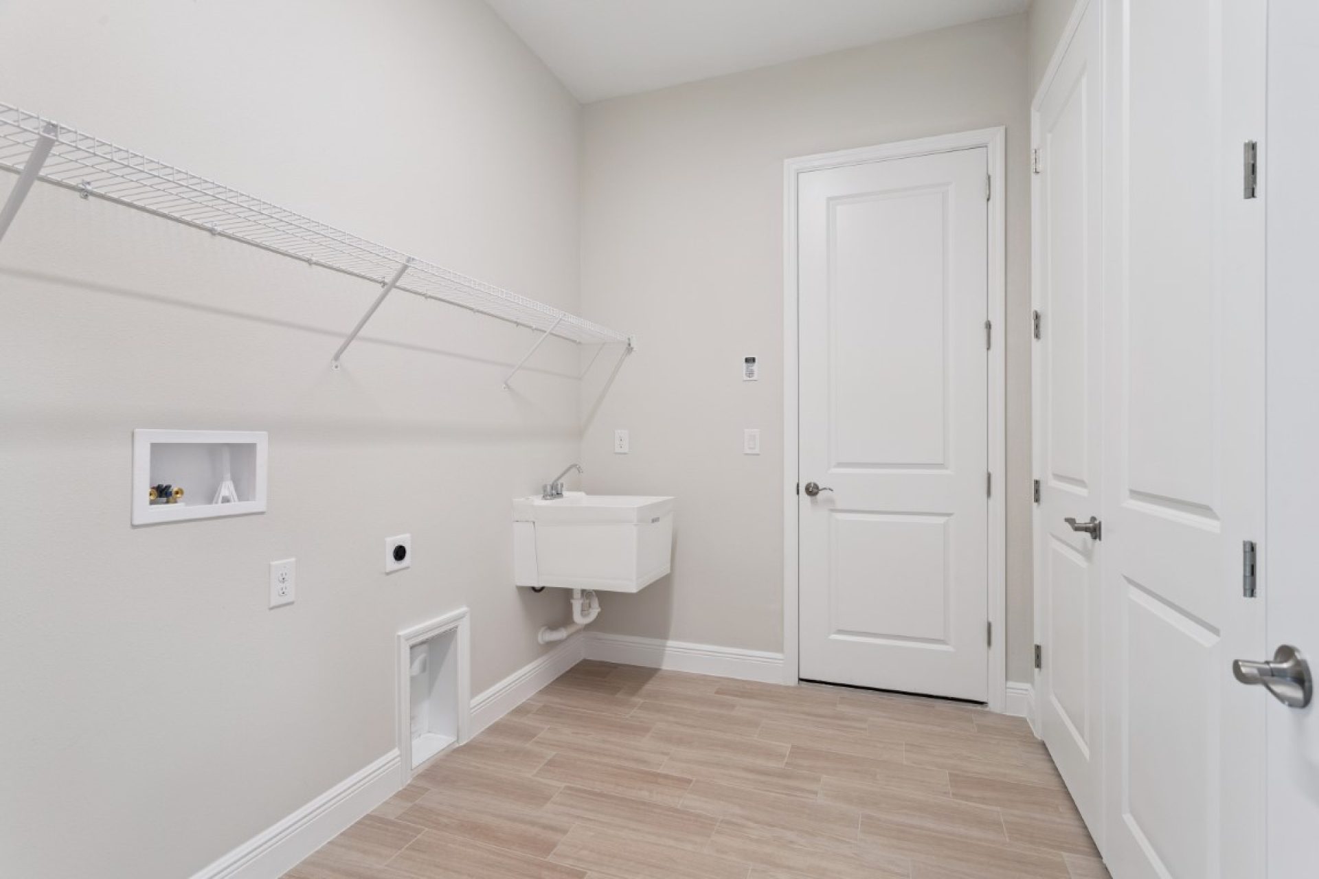 13432 Buffalo Mountain Ave - Laundry Room