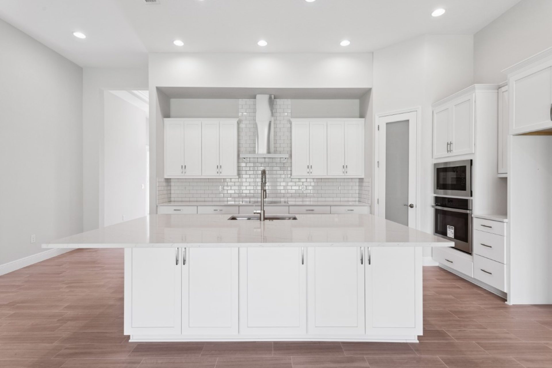 13432 Buffalo Mountain Ave - Gourmet Kitchen