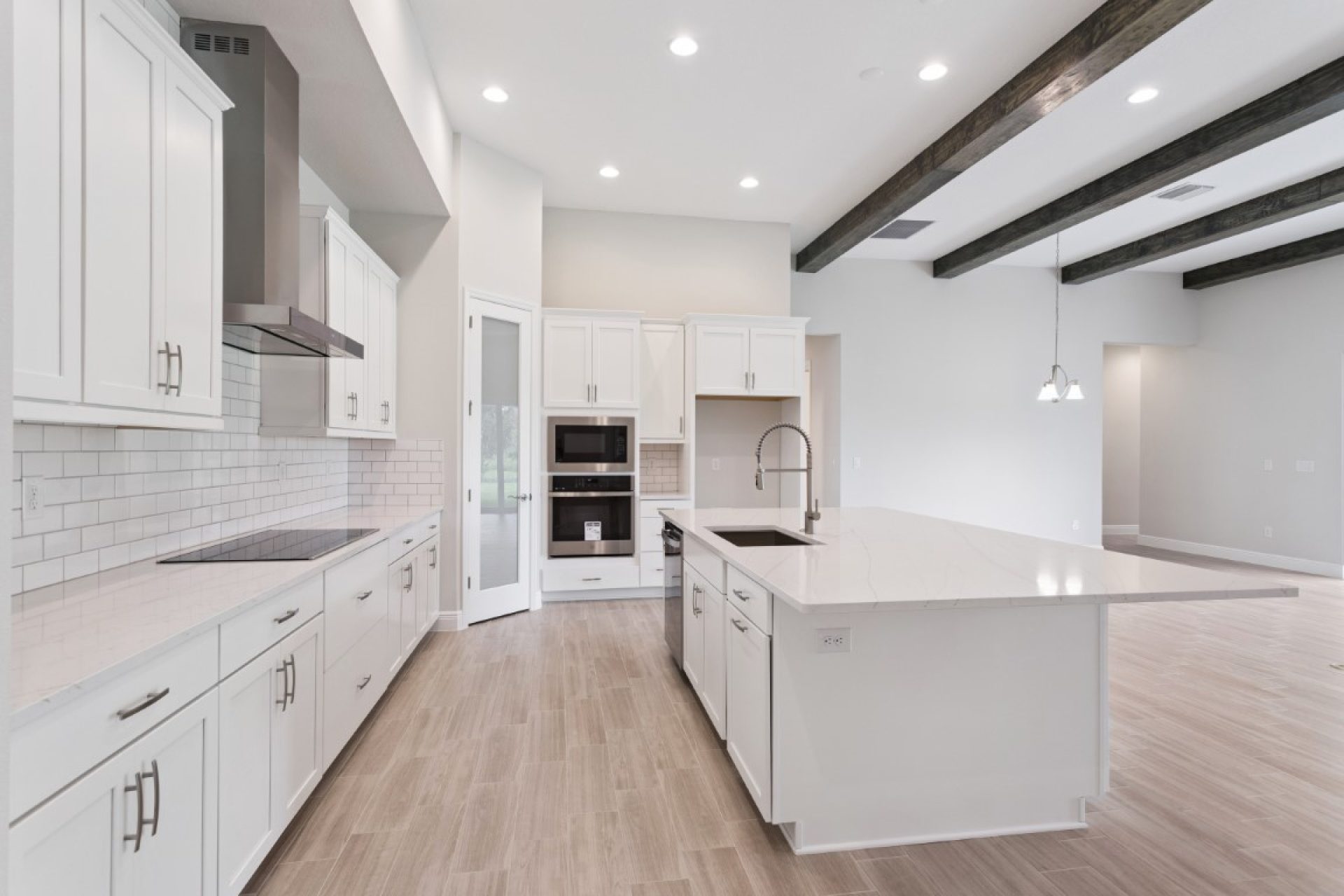13432 Buffalo Mountain Ave - Gourmet Kitchen