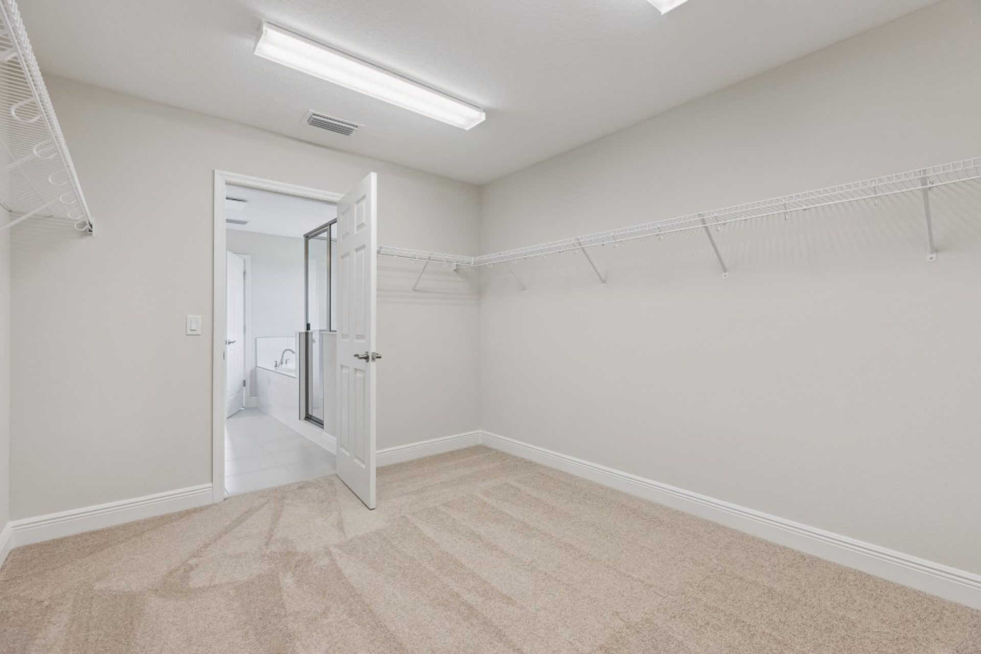 9699 Surrey Rose Dr - Owner's Retreat