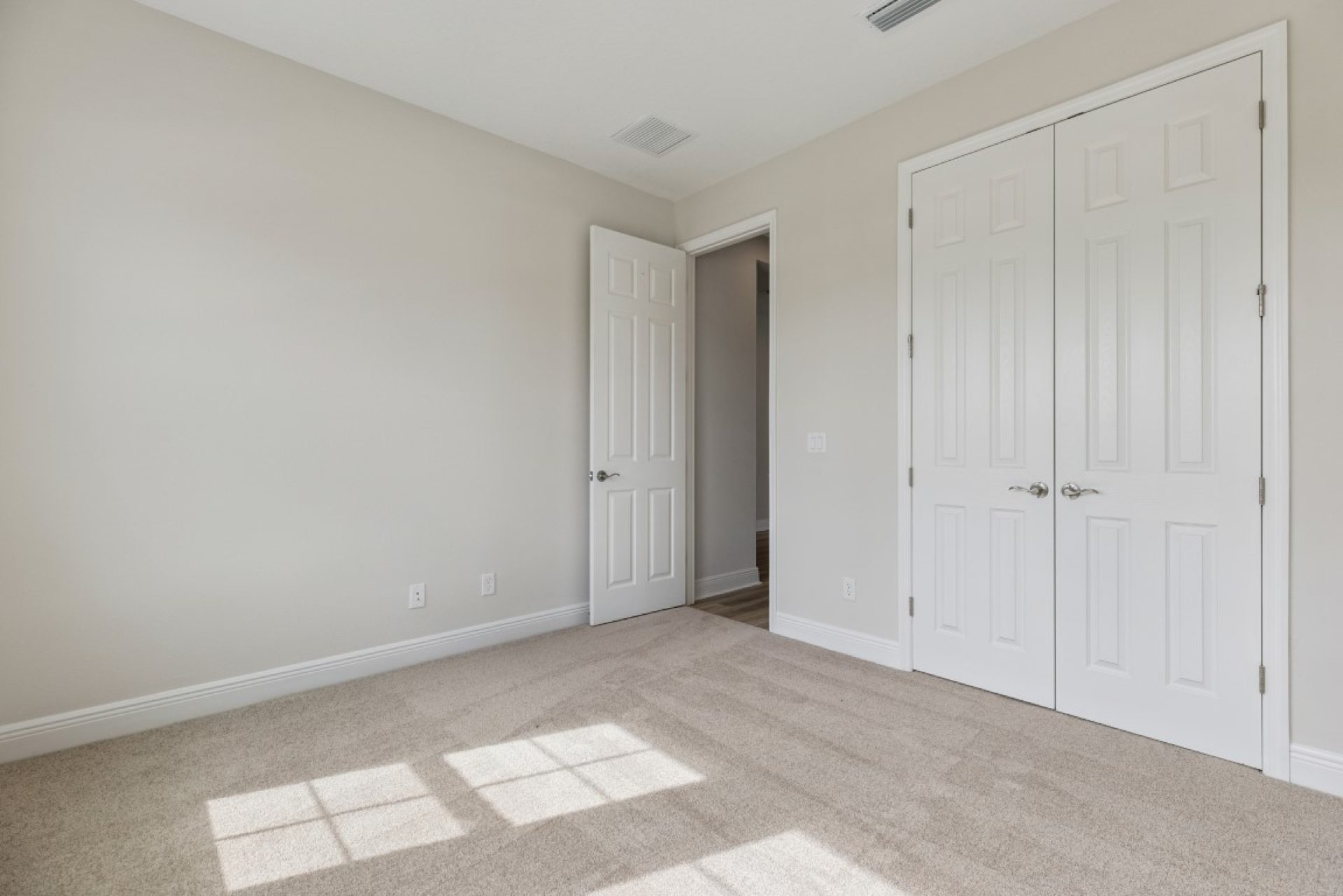 9699 Surrey Rose Dr - Bedroom 5