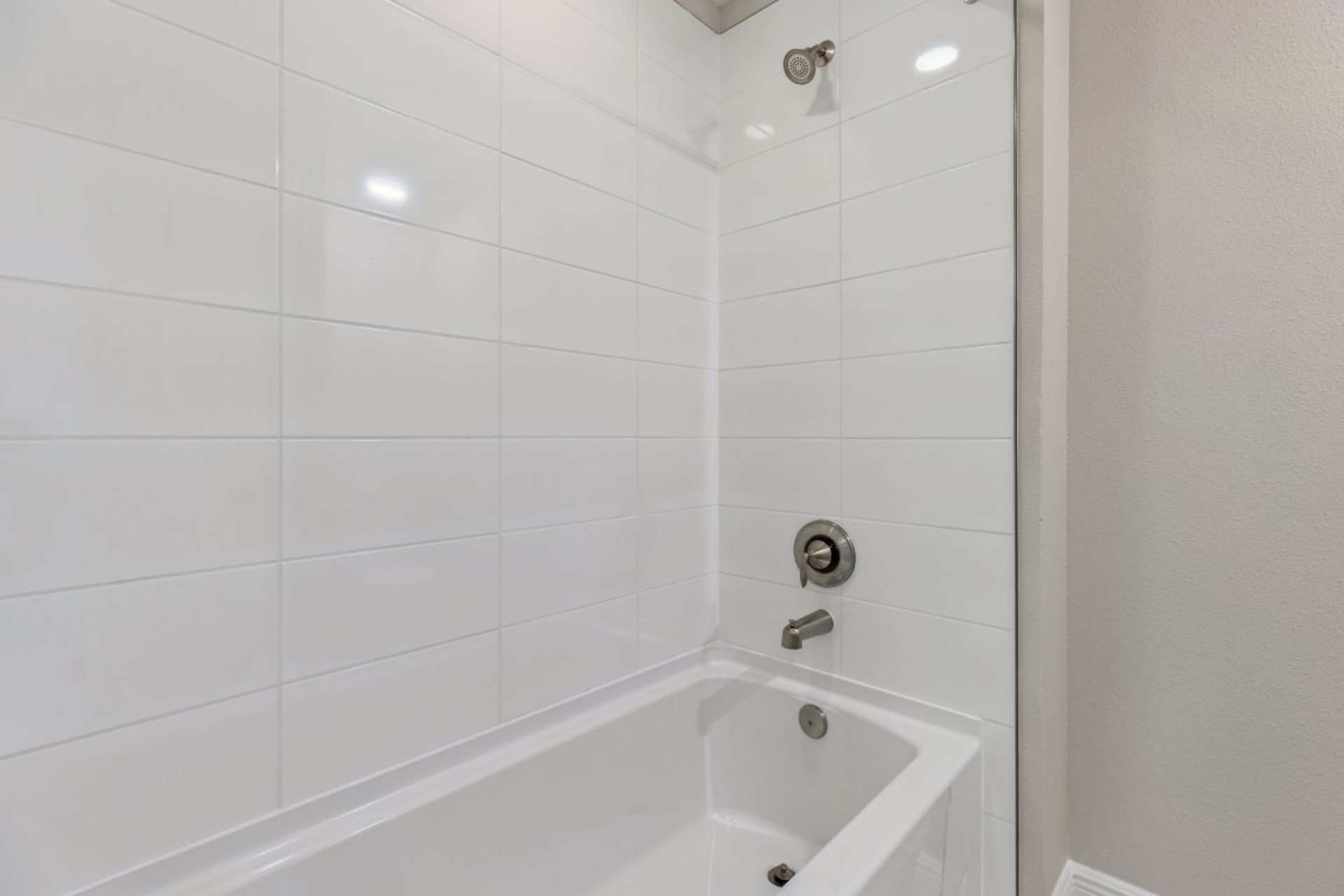 9699 Surrey Rose Dr - Bath 3