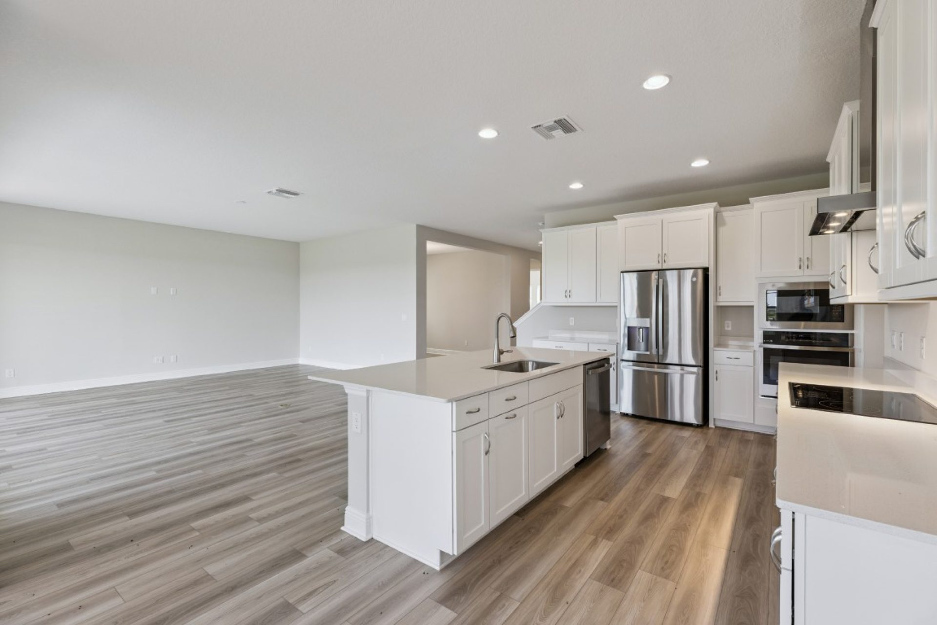 9699 Surrey Rose Dr - Gourmet Kitchen