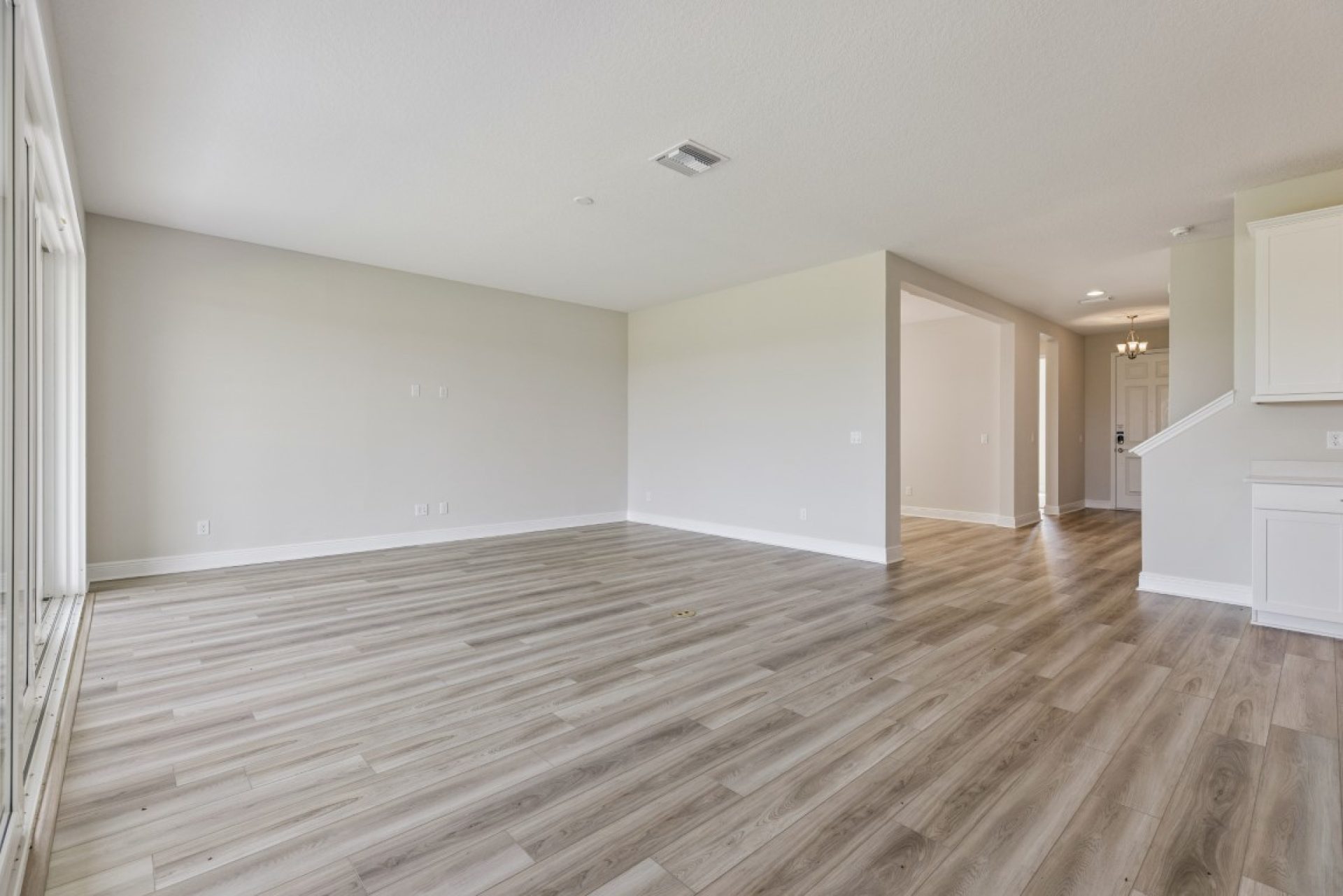 9699 Surrey Rose Dr - Grand Room