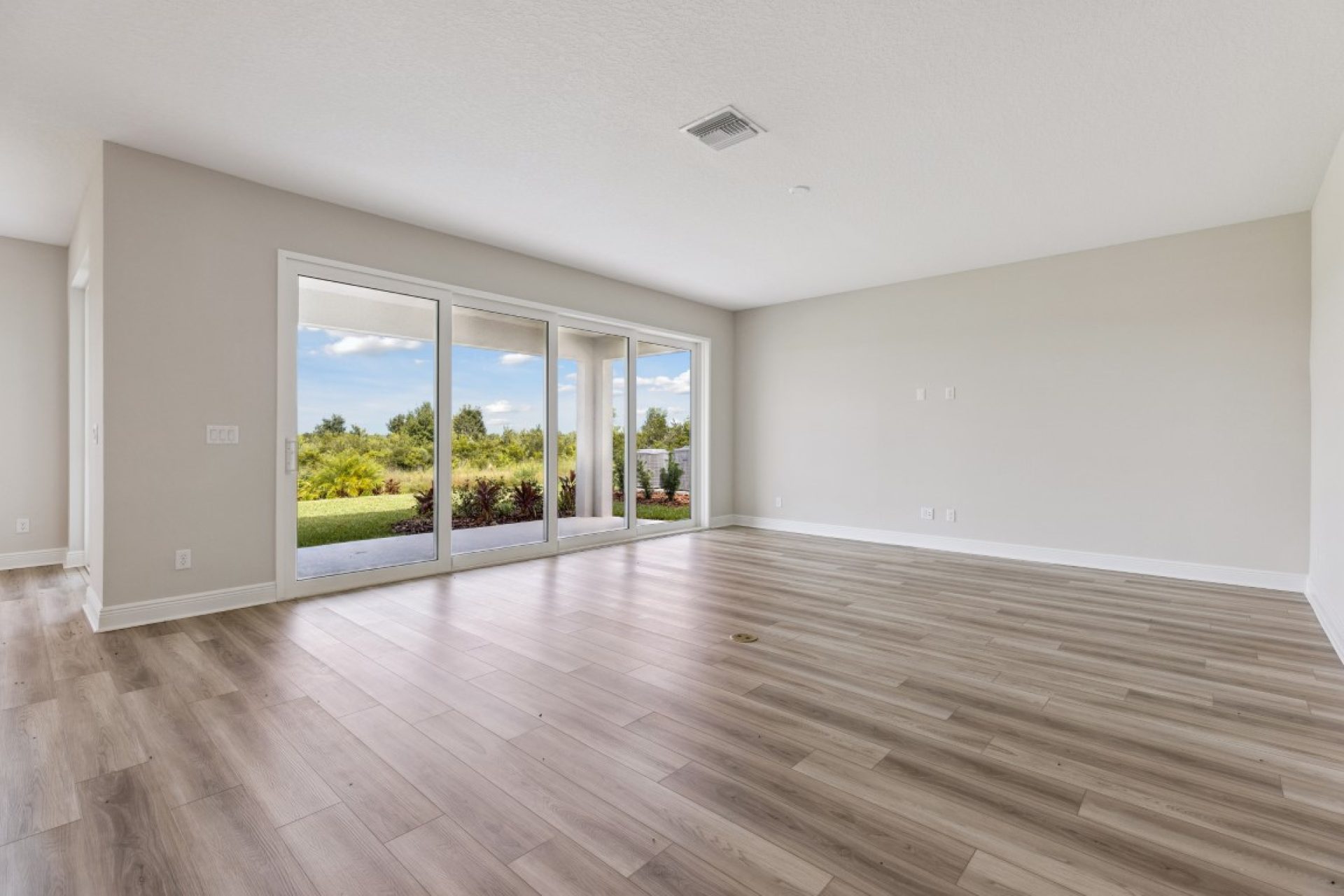 9699 Surrey Rose Dr - Grand Room