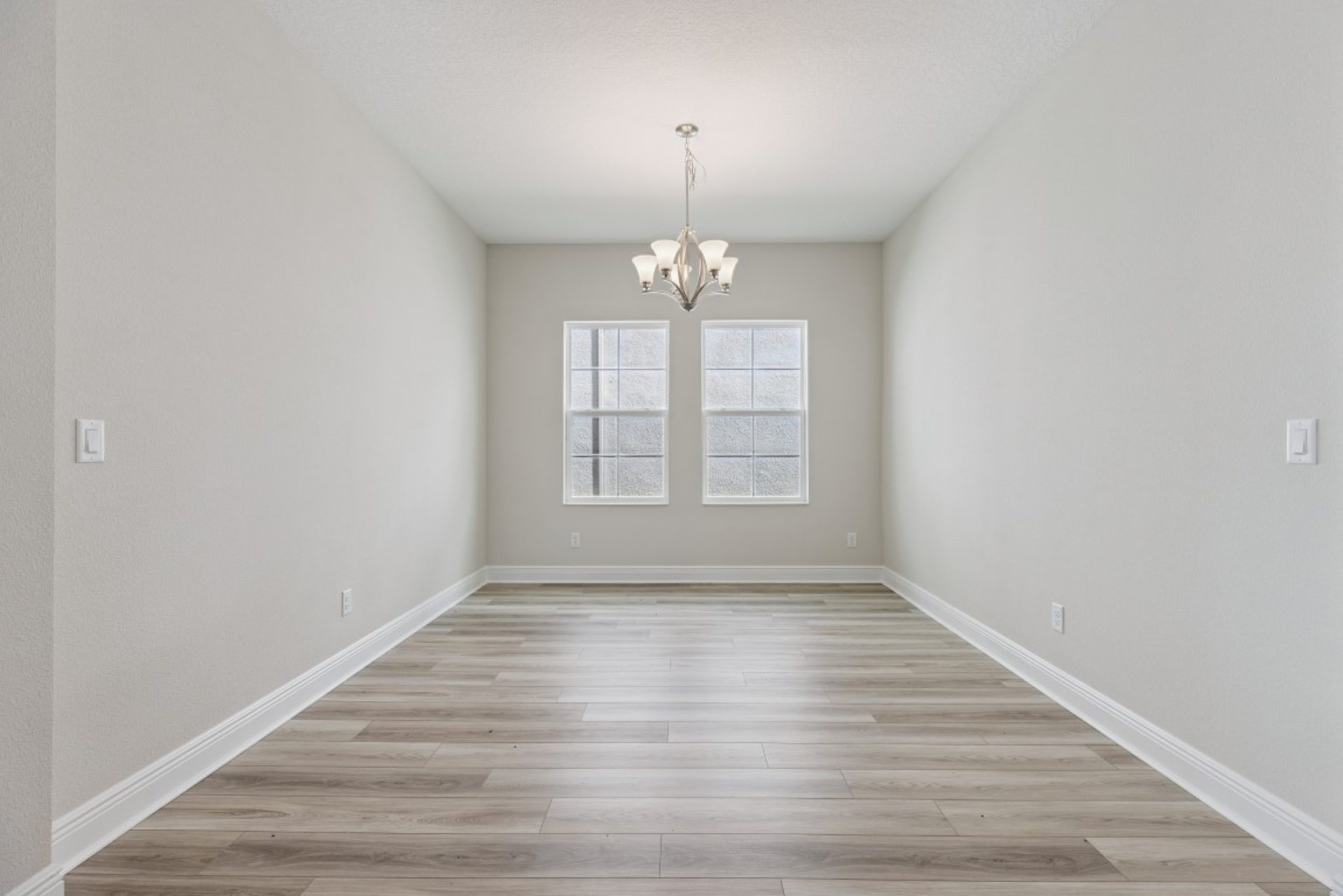 9699 Surrey Rose Dr - Dining Room