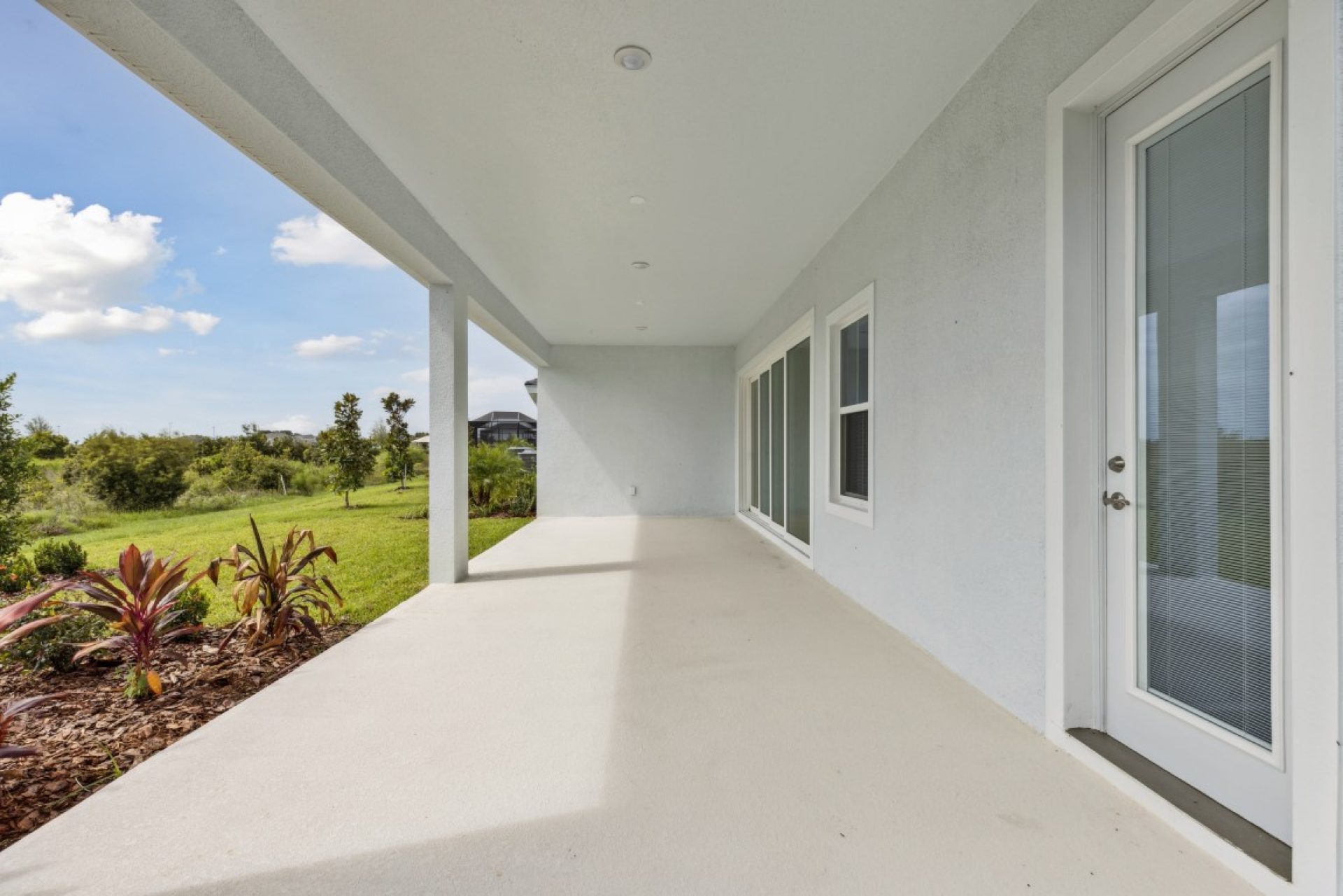 10303 Surrey Rose Dr - Covered Lanai