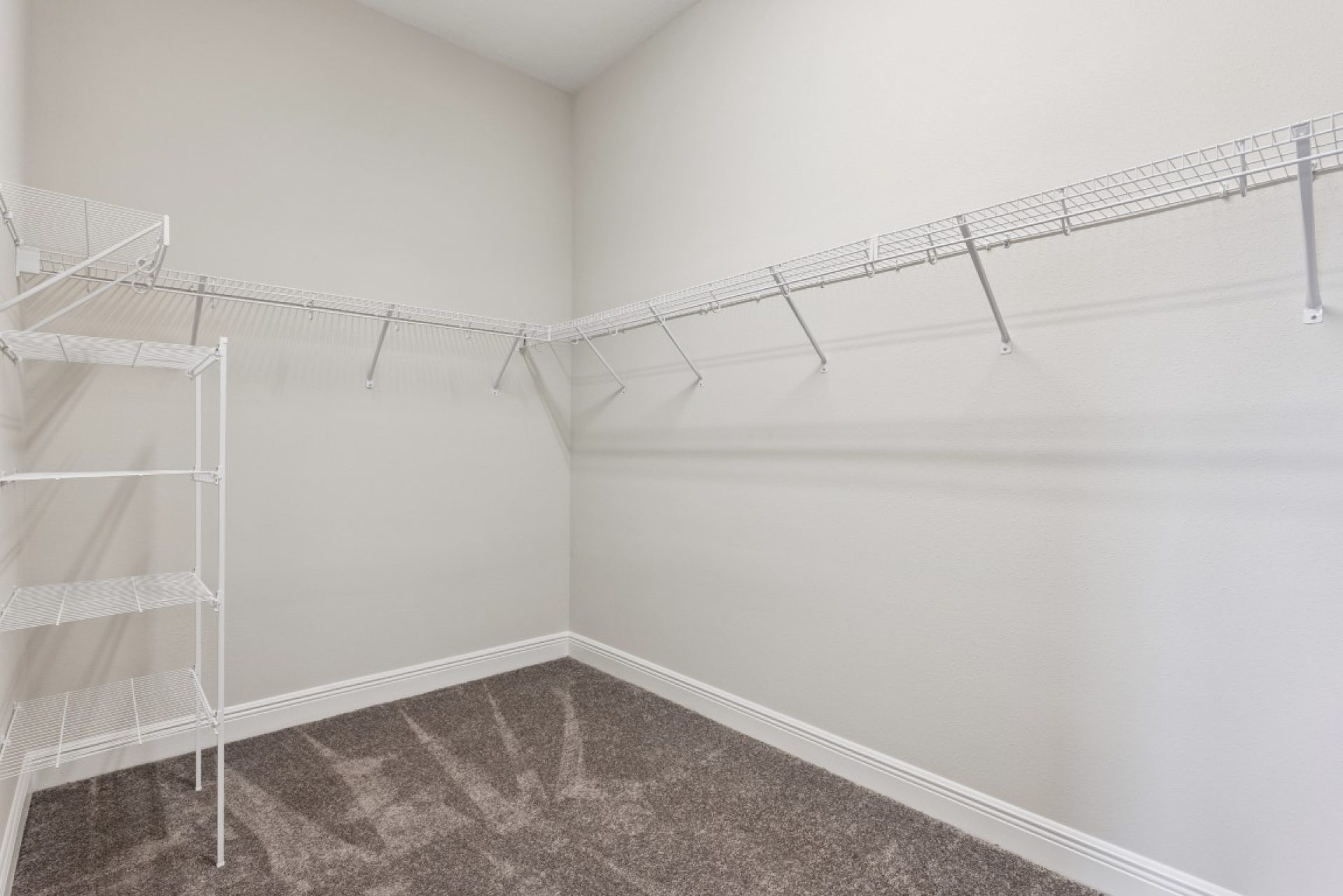 10303 Surrey Rose Dr - Owner's Walk in Closet