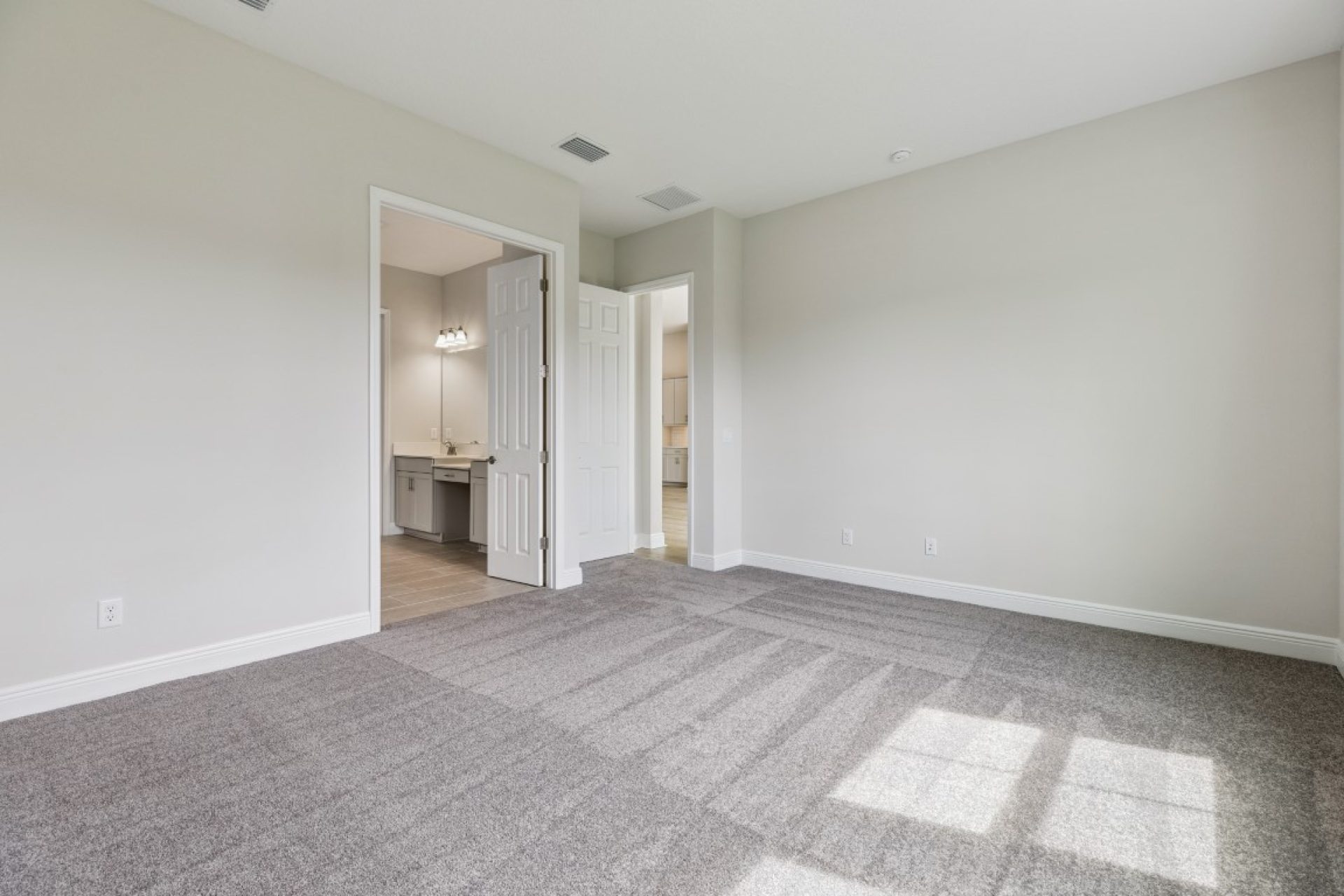 10303 Surrey Rose Dr - Owner's Retreat