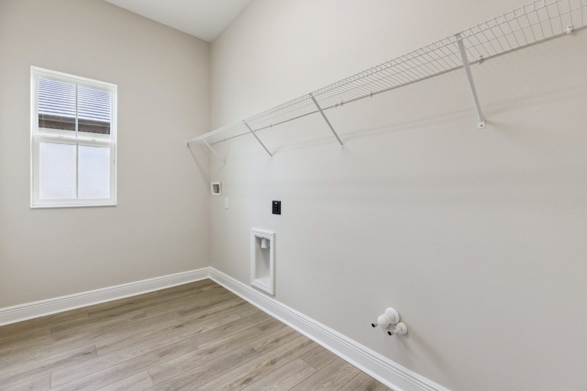 10303 Surrey Rose Dr - Laundry Room