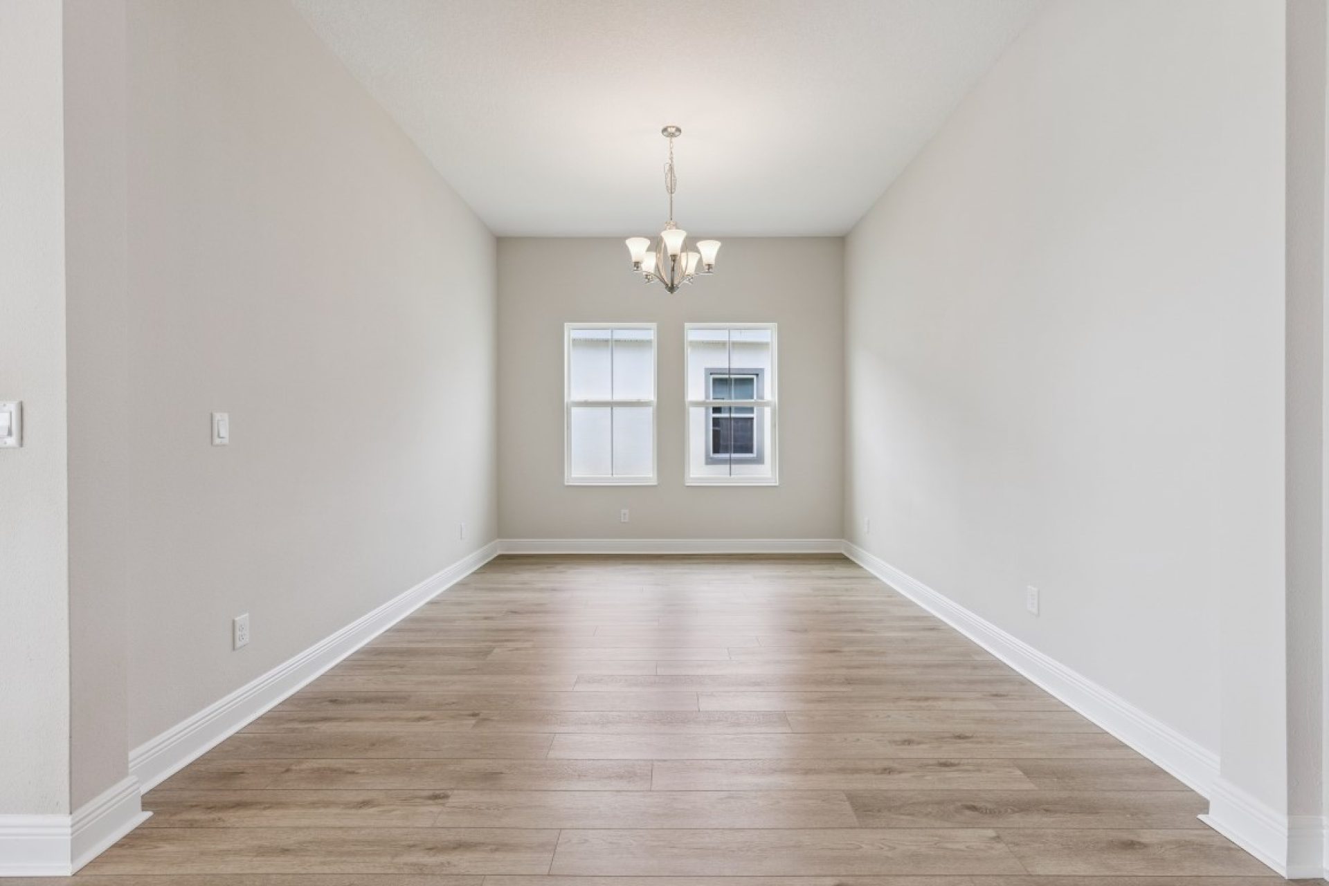 10303 Surrey Rose Dr - Dining Room