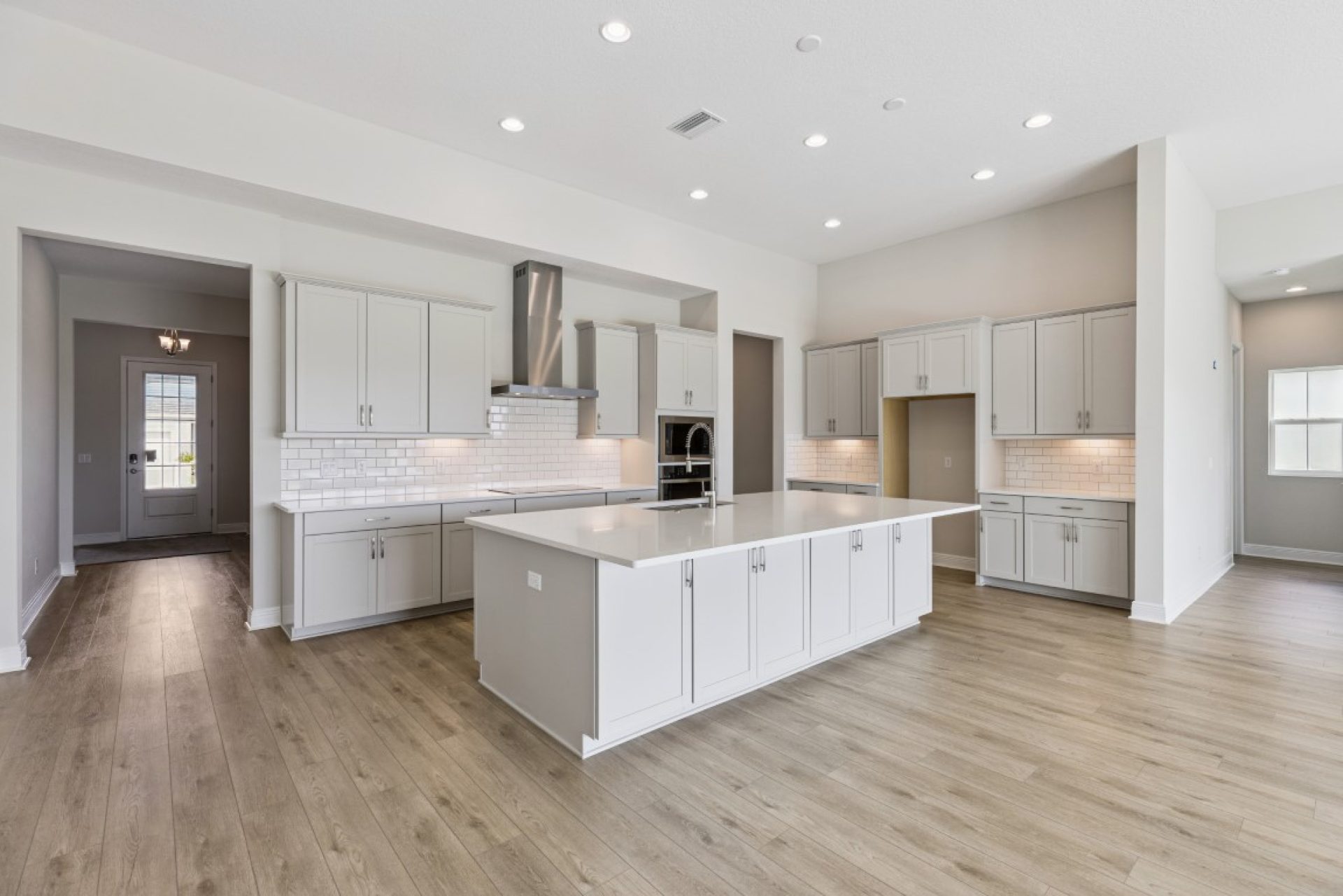 10303 Surrey Rose Dr - Gourmet Kitchen