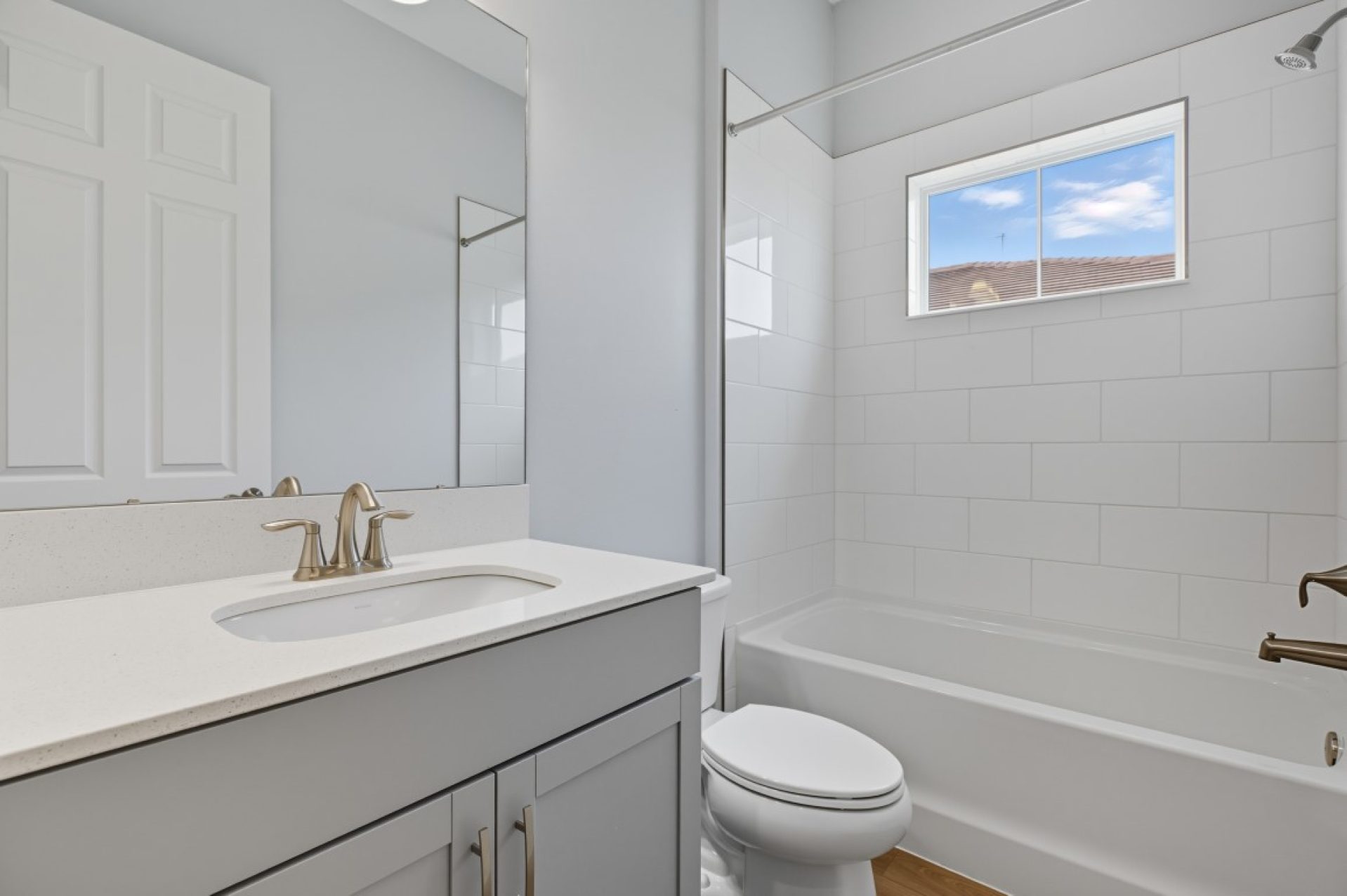 10321 Surrey Rose Dr - Bath 2