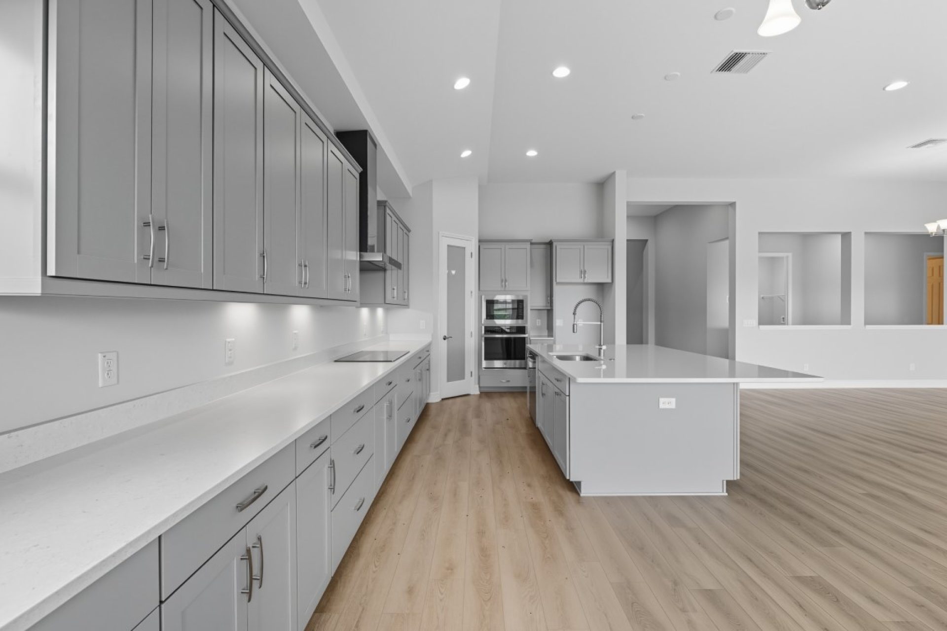 10321 Surrey Rose Dr - Gourmet Kitchen