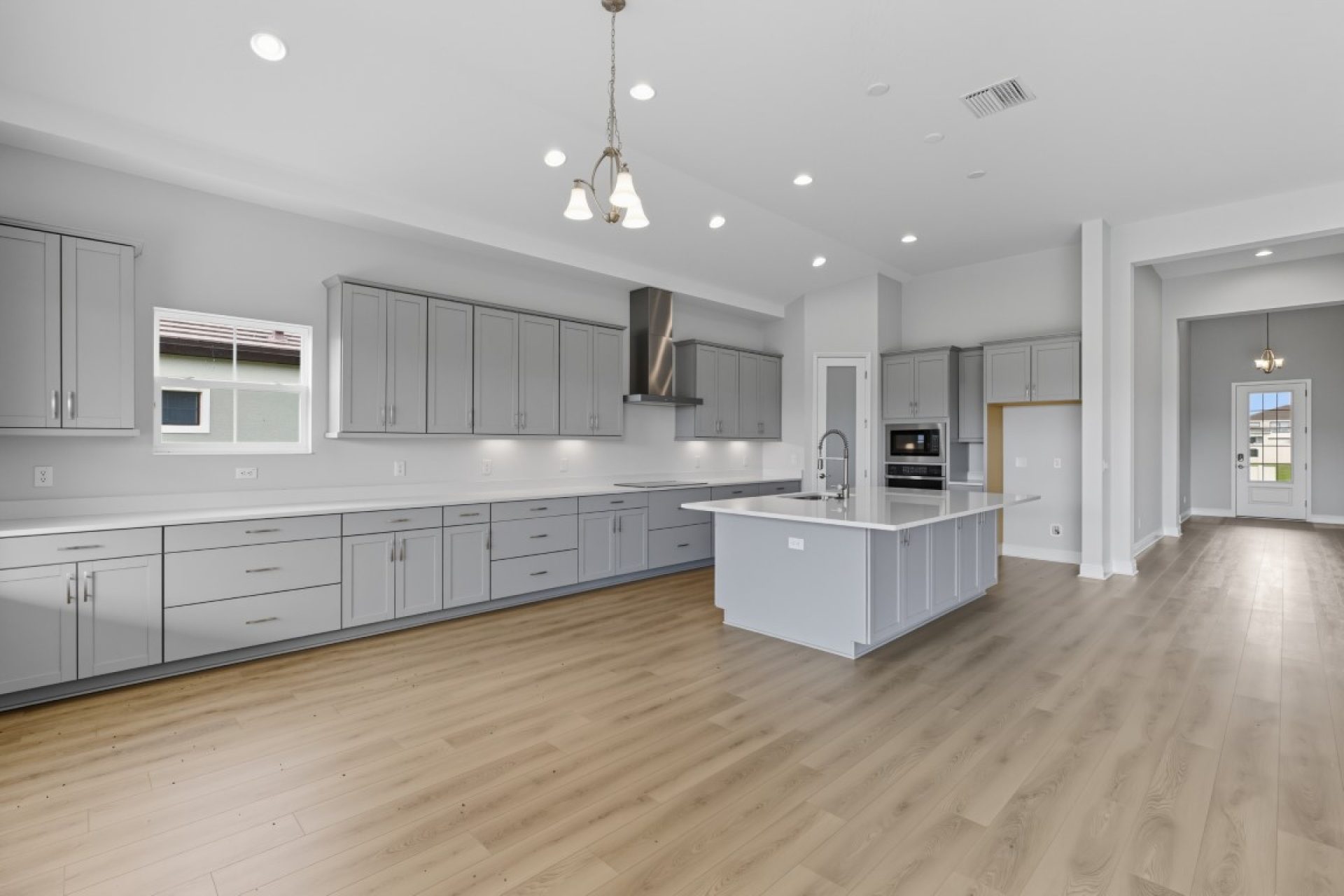 10321 Surrey Rose Dr - Gourmet Kitchen