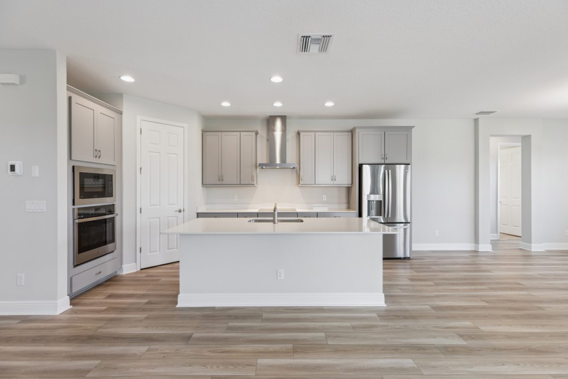 9711 Surrey Rose Dr - Gourmet Kitchen