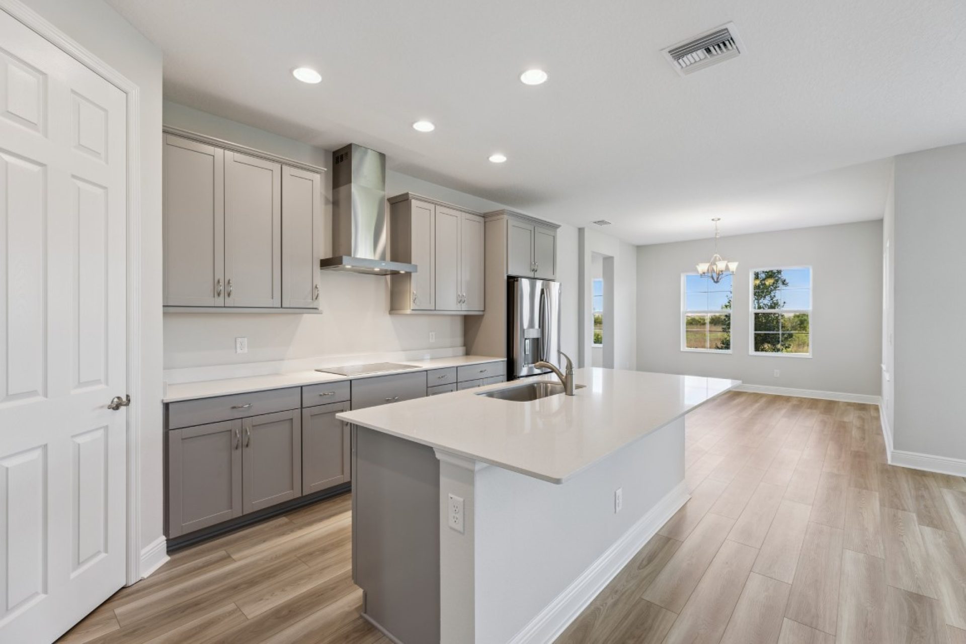 9711 Surrey Rose Dr - Gourmet Kitchen