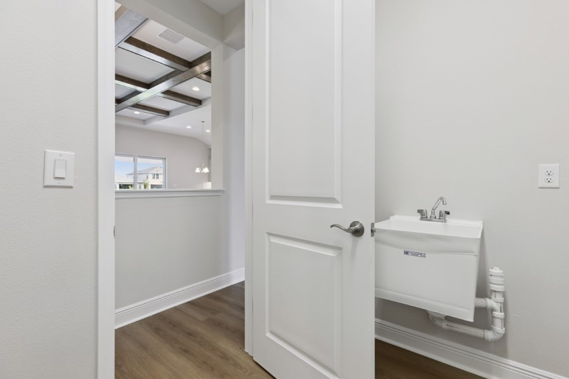 14838 Rider Pass Dr - Laundry Room
