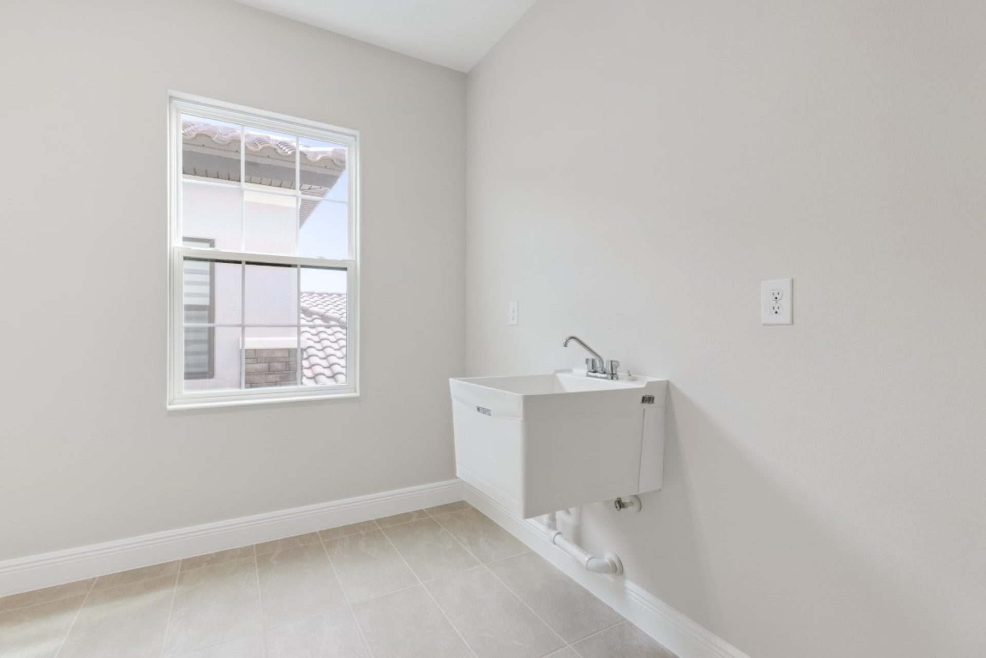 15009 Rider Pass Dr - Laundry Room