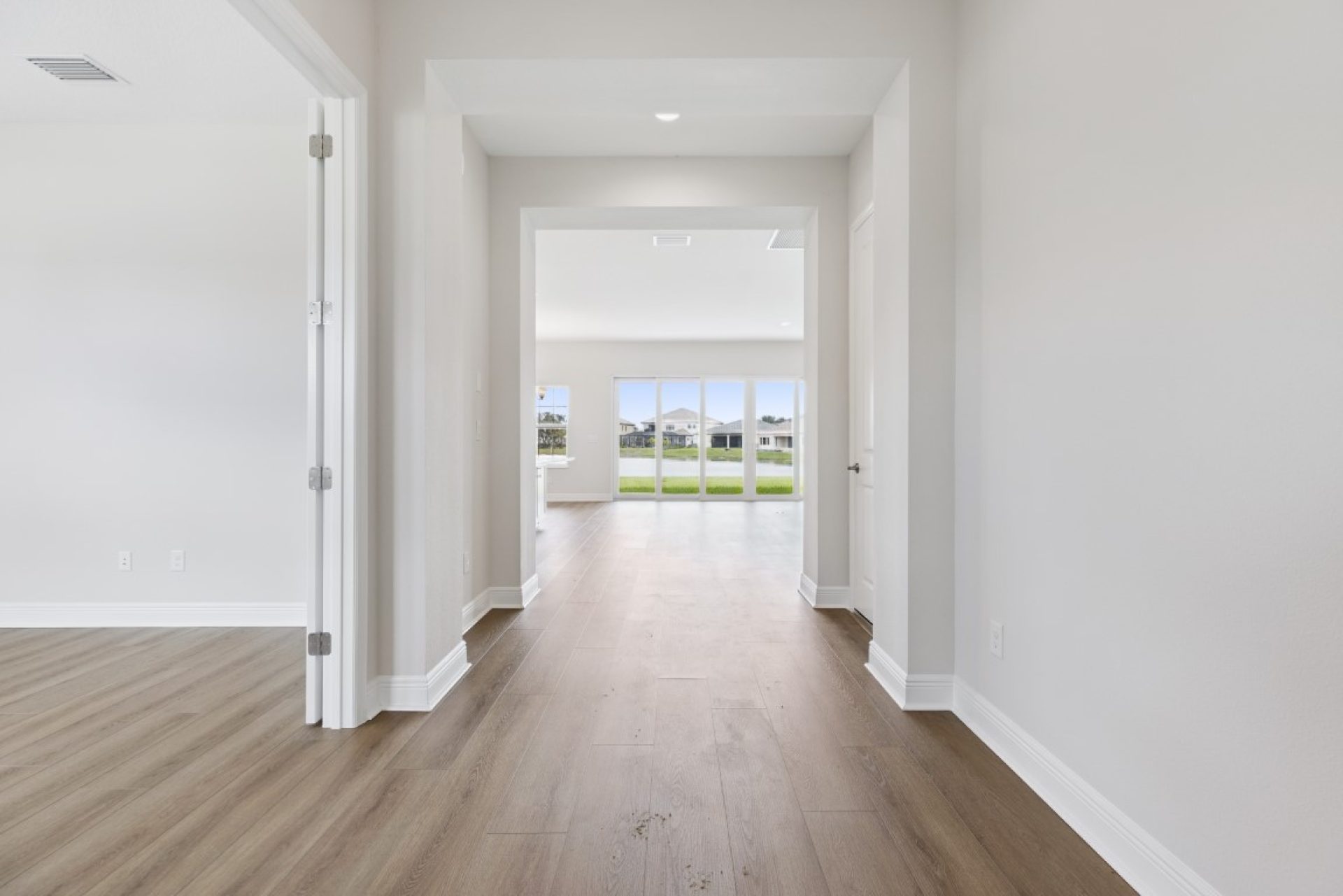 15009 Rider Pass Dr - Foyer