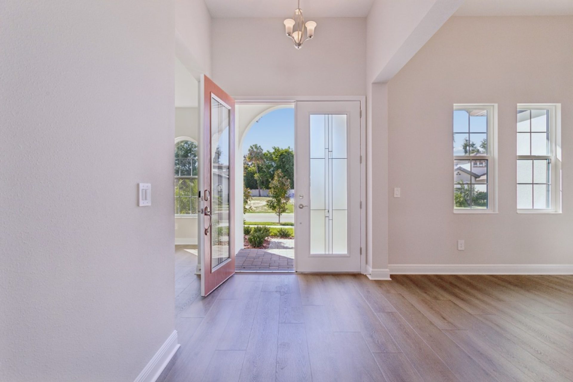 4538 Foley Grove Dr - Foyer