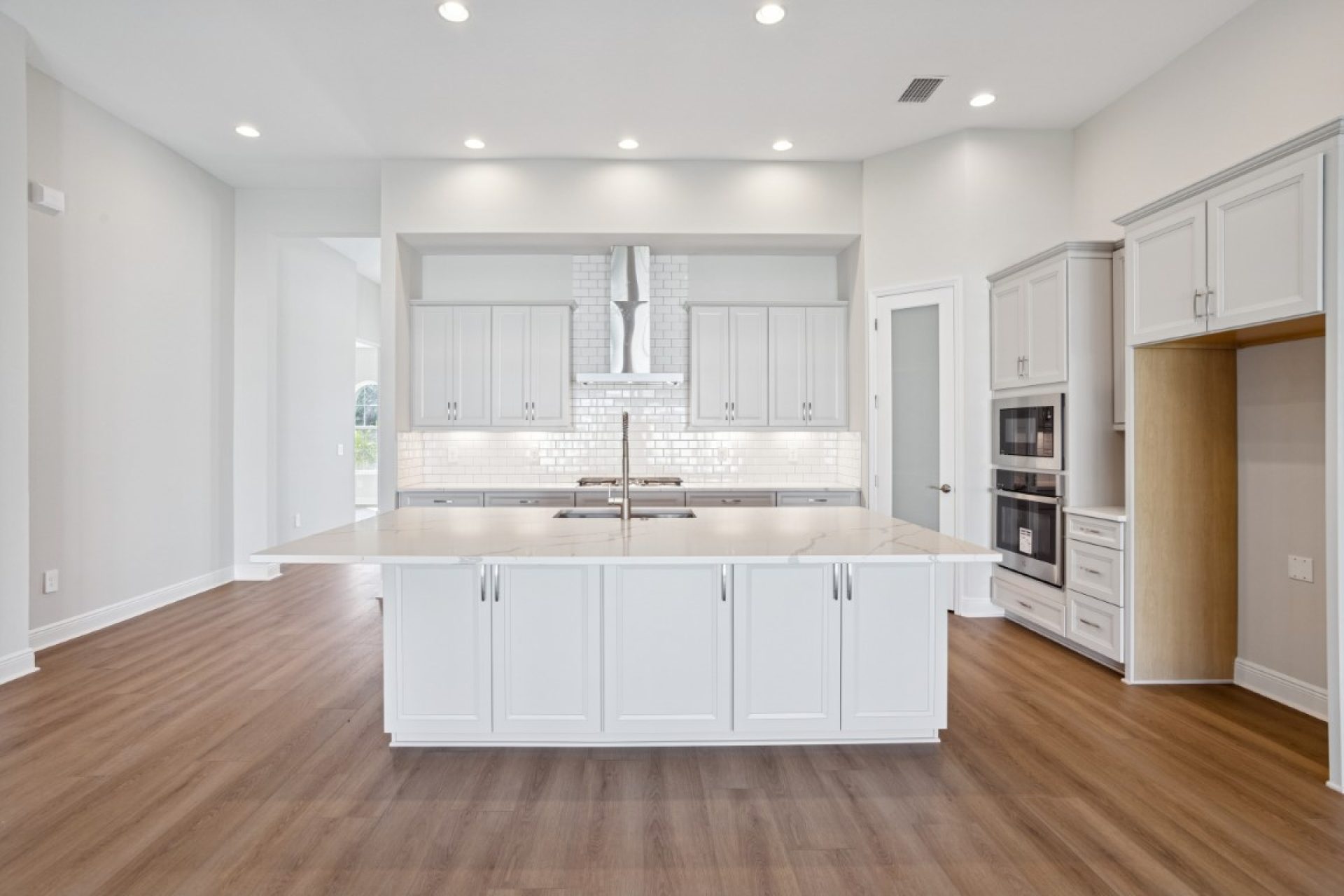 4538 Foley Grove Dr - Gourmet Kitchen