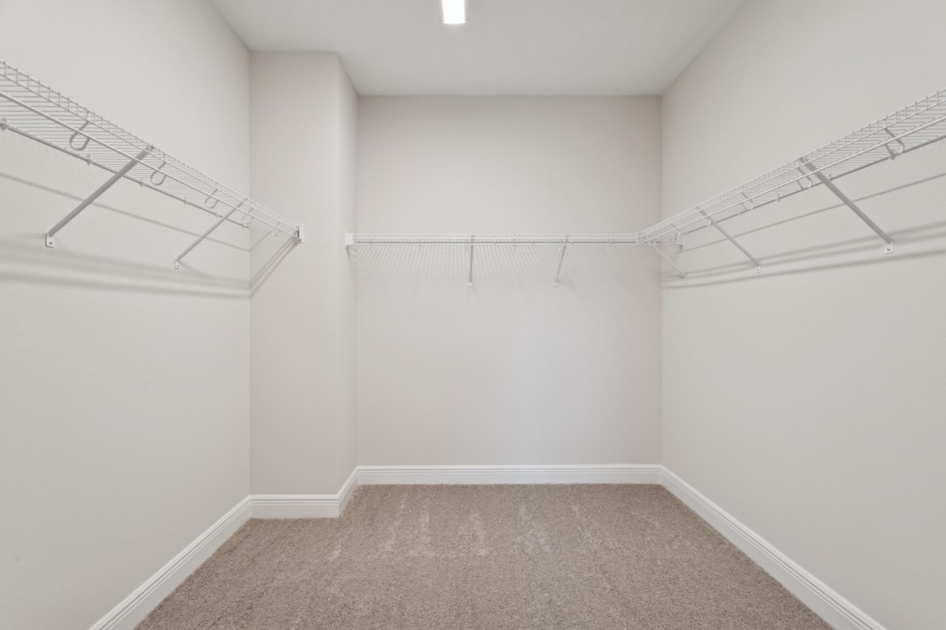 10239 Longmeadow Ave - Owner's Walk in Closet