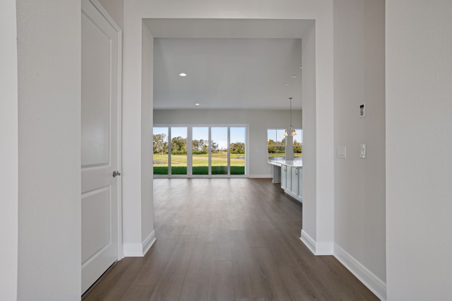 10239 Longmeadow Ave - Foyer