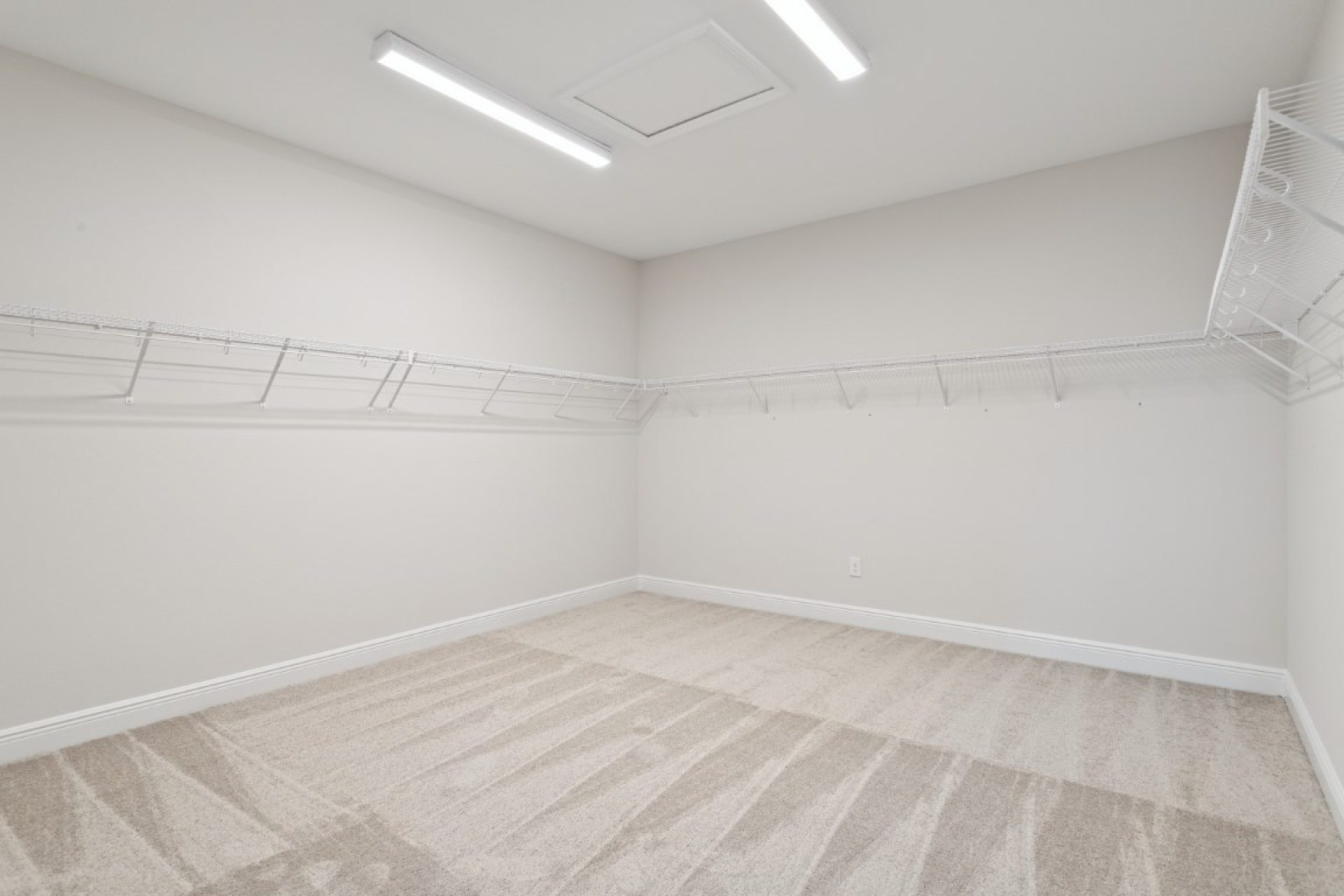 35471 Big Hawk Dr - Owner's Walk in Closet